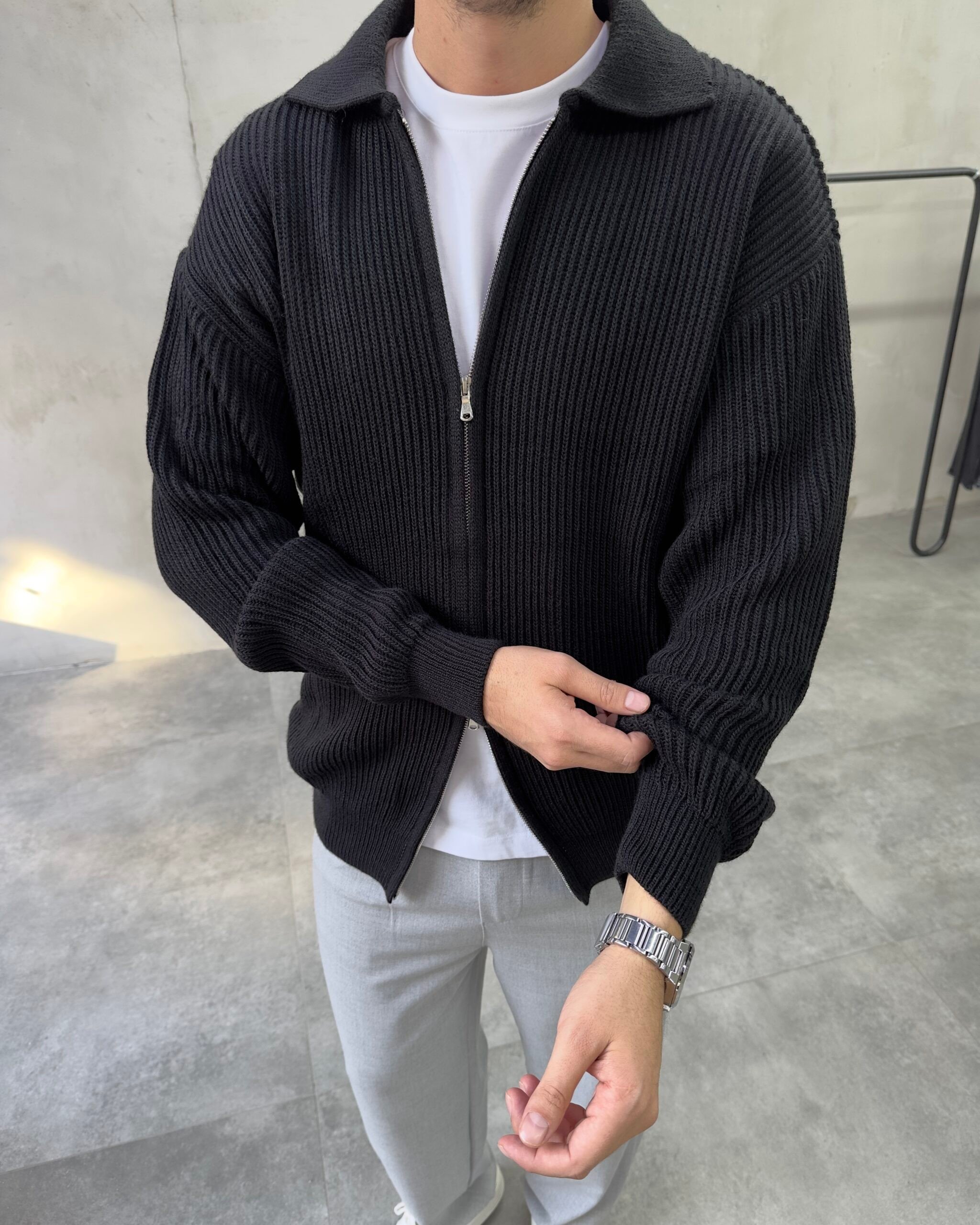 Siyah Fermuarlı Triko Sweatshirt