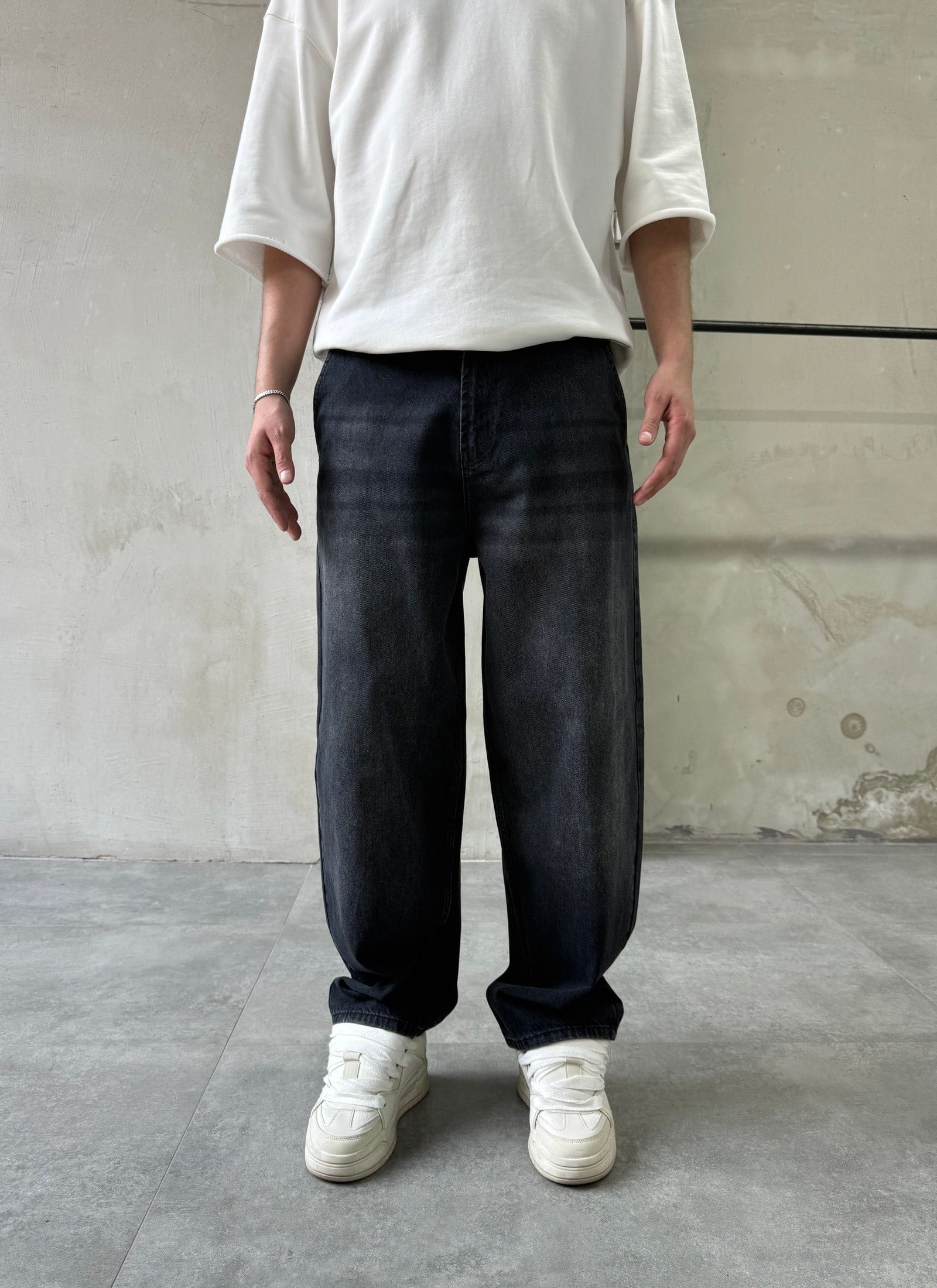 Siyah Yıkamalı Skarter Baggy Jean