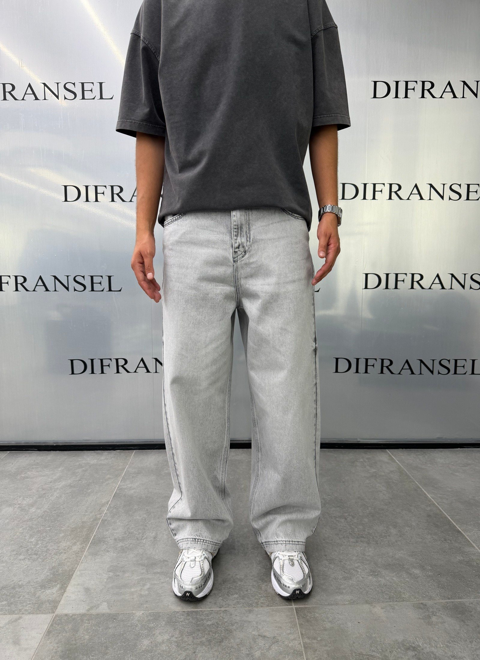 Süper Baggy Yıkamalı Gri Fit Jean