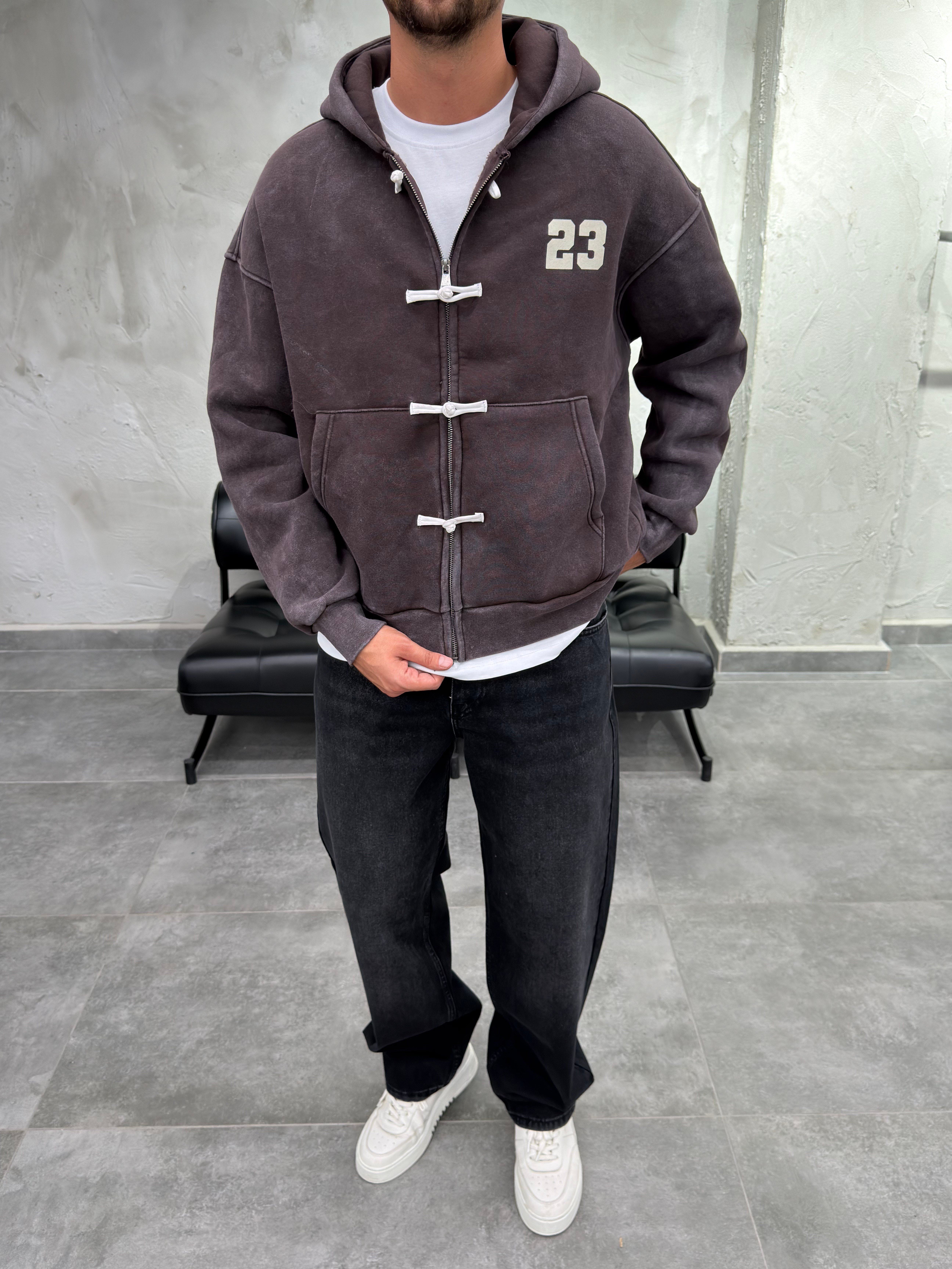 Süslü Düğmeli Yıkamalı Fermuarlı Kahve Sweatshirt
