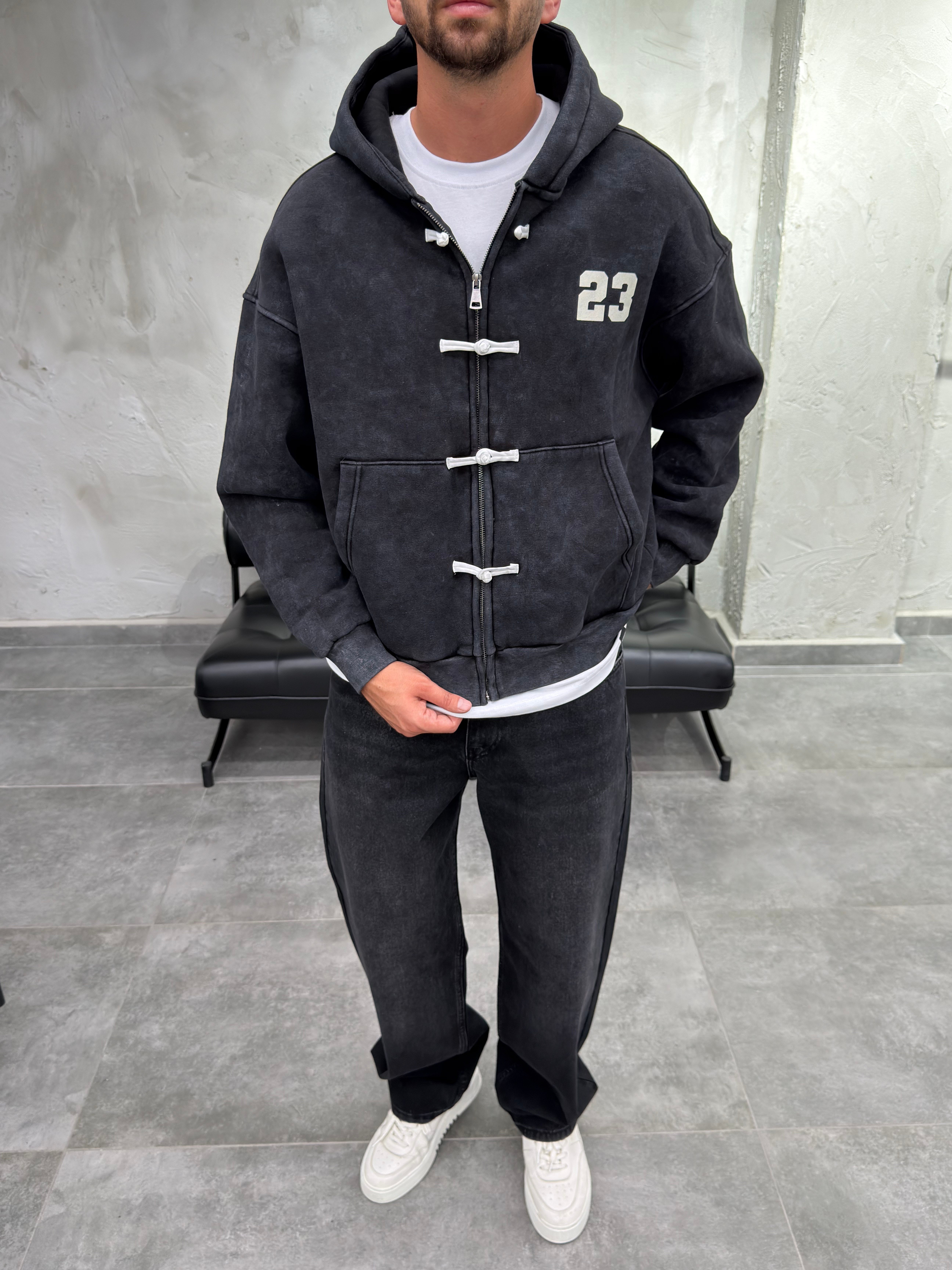 Süslü Düğmeli Yıkamalı Fermuarlı Siyah Sweatshirt