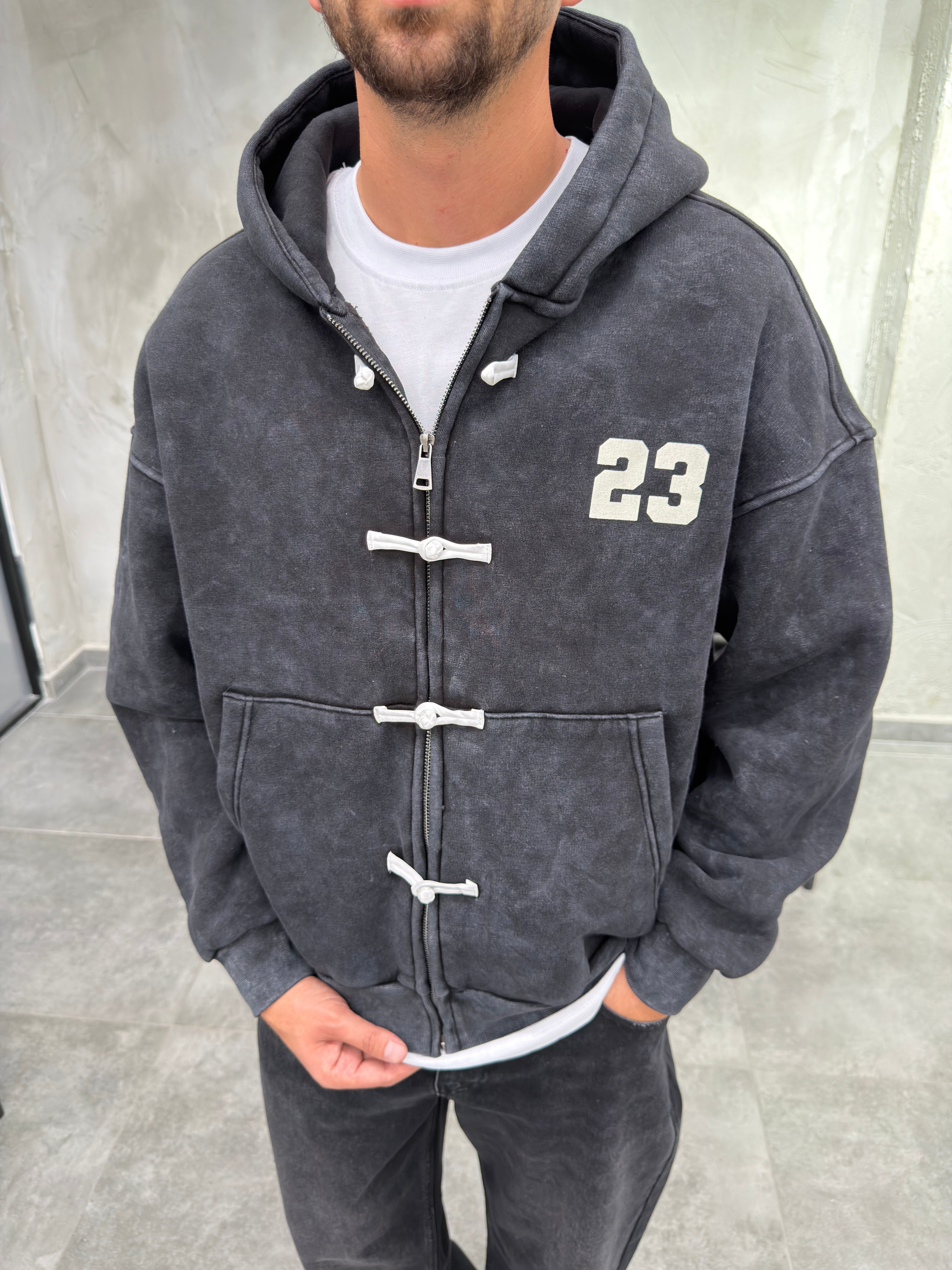 Süslü Düğmeli Yıkamalı Fermuarlı Siyah Sweatshirt