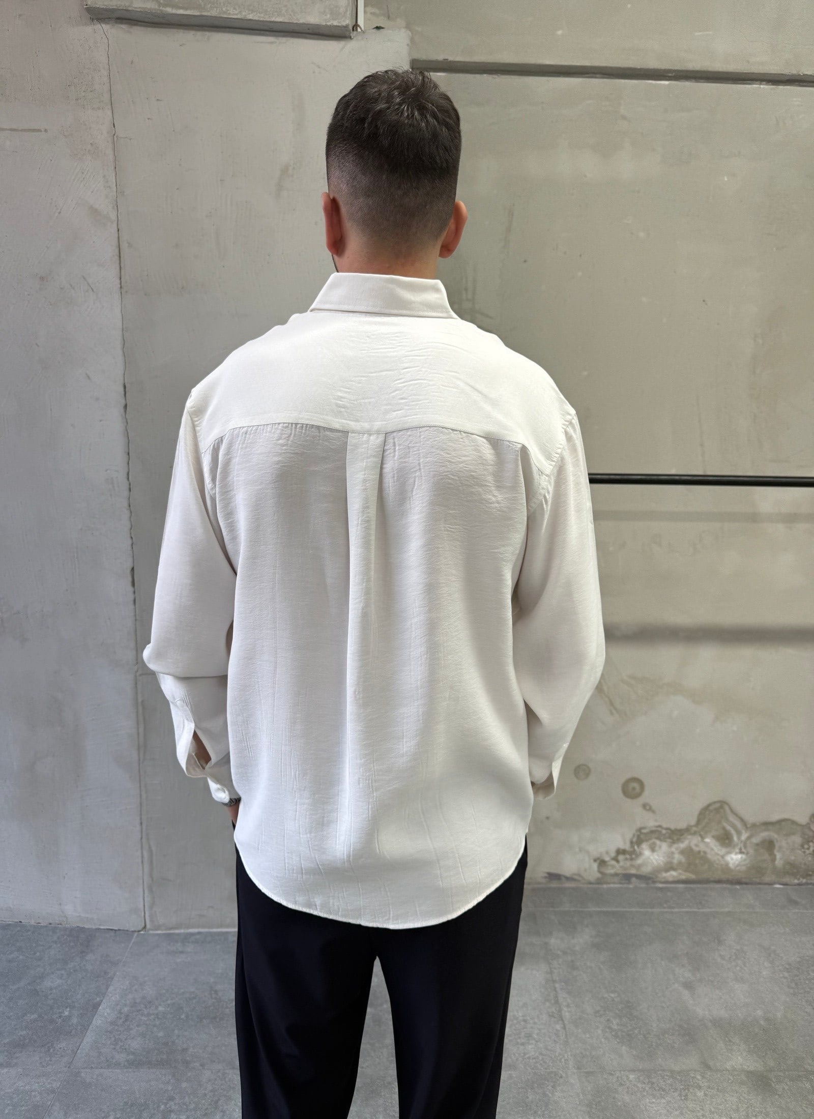 Tensel Yıkamalı Oversize Dökümlü Beyaz Gömlek