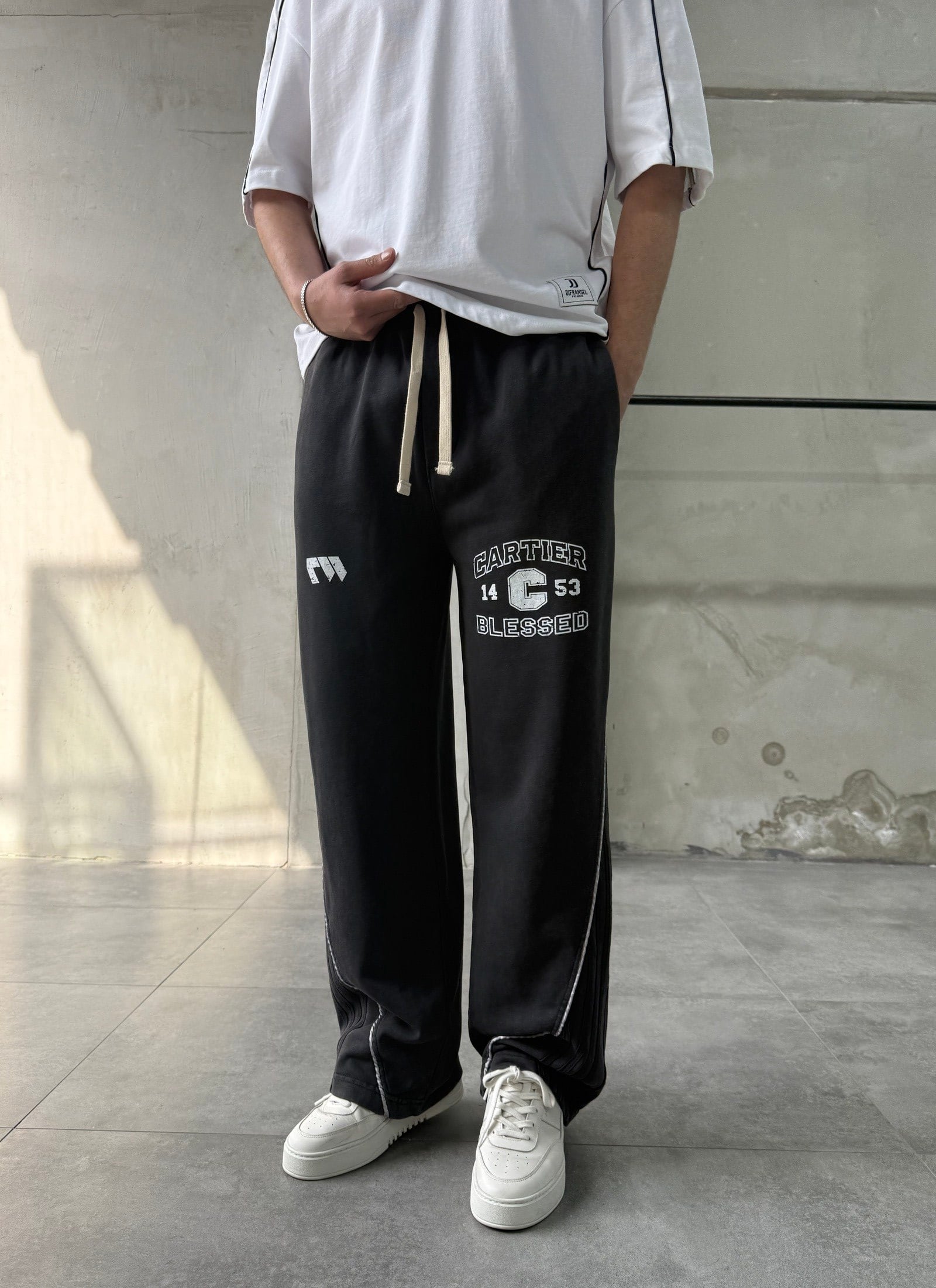 Text Baskılı Siyah Yıkamalı Eşofman Altı