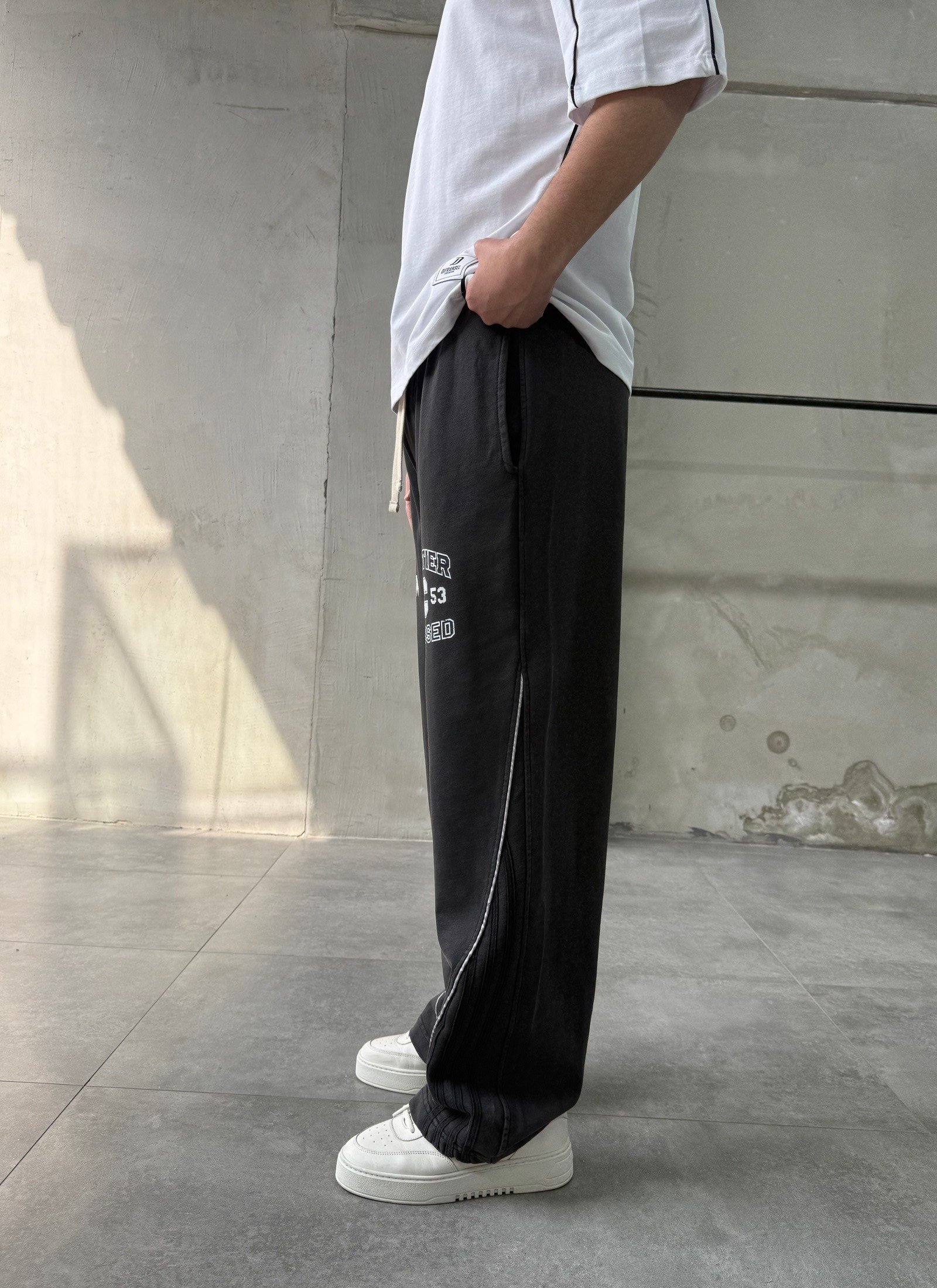 Text Baskılı Siyah Yıkamalı Eşofman Altı