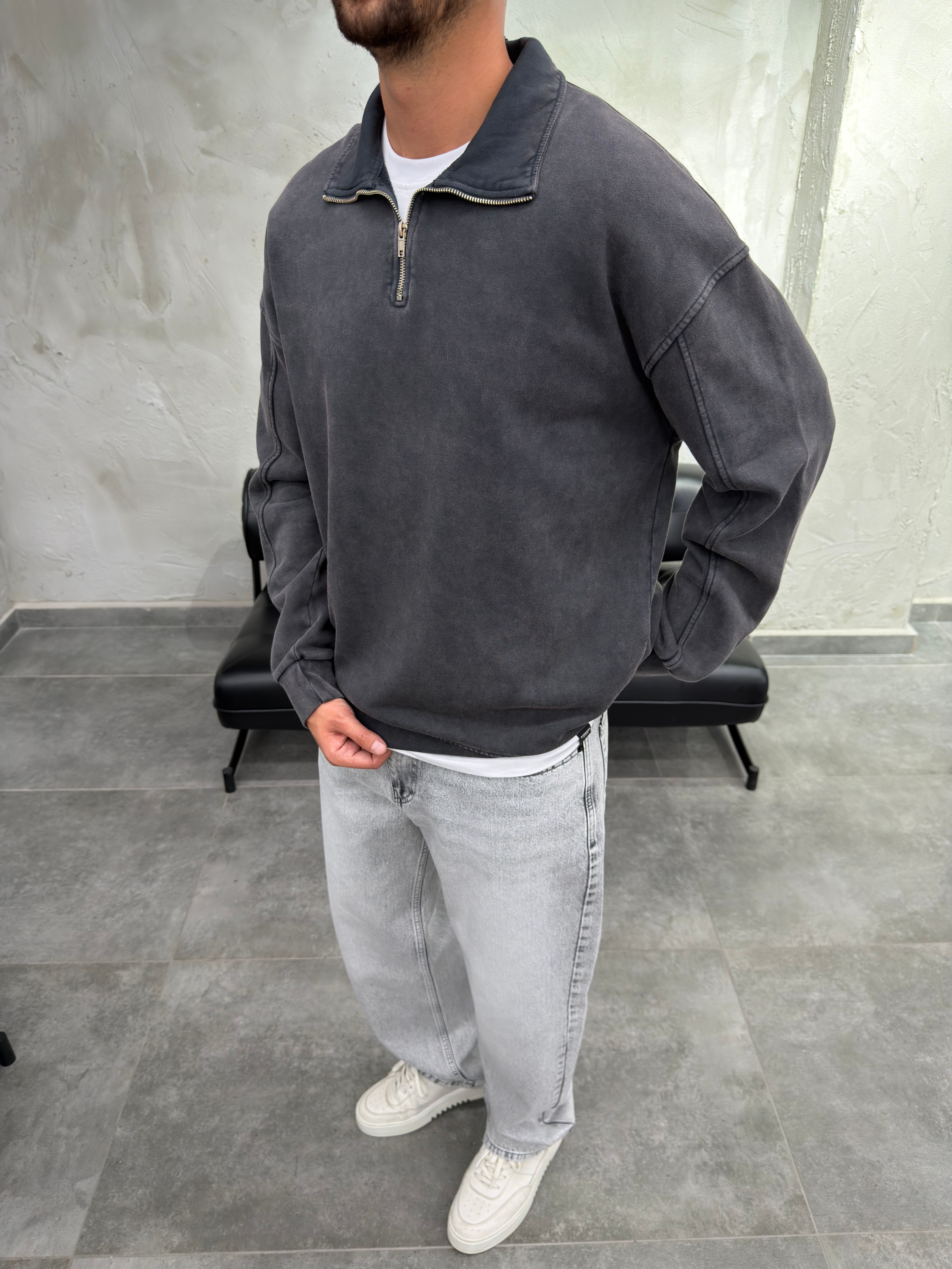 Yarım Fermuar Polo Yaka Yıkamalı Siyah Sweatshirt