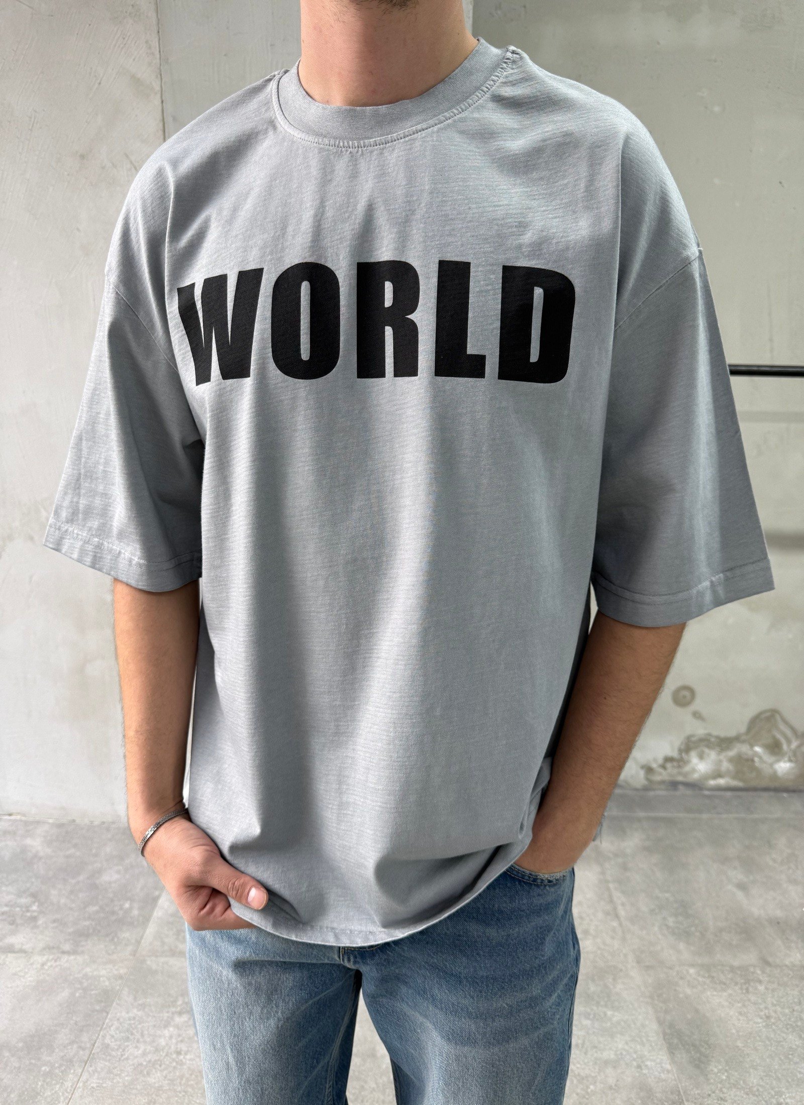 Yıkamalı World Baskılı Gri Oversize T-shirt