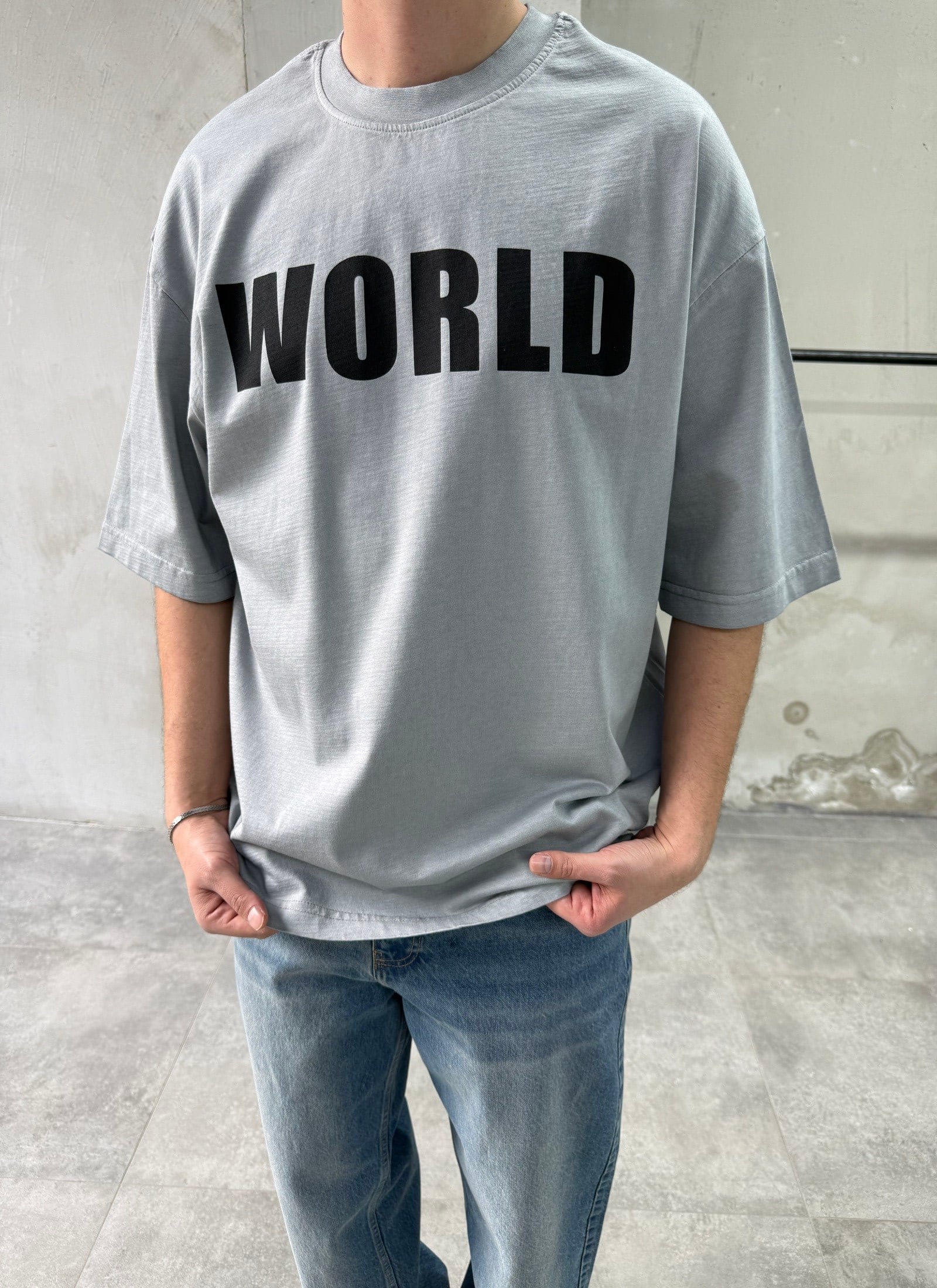 Yıkamalı World Baskılı Gri Oversize T-shirt