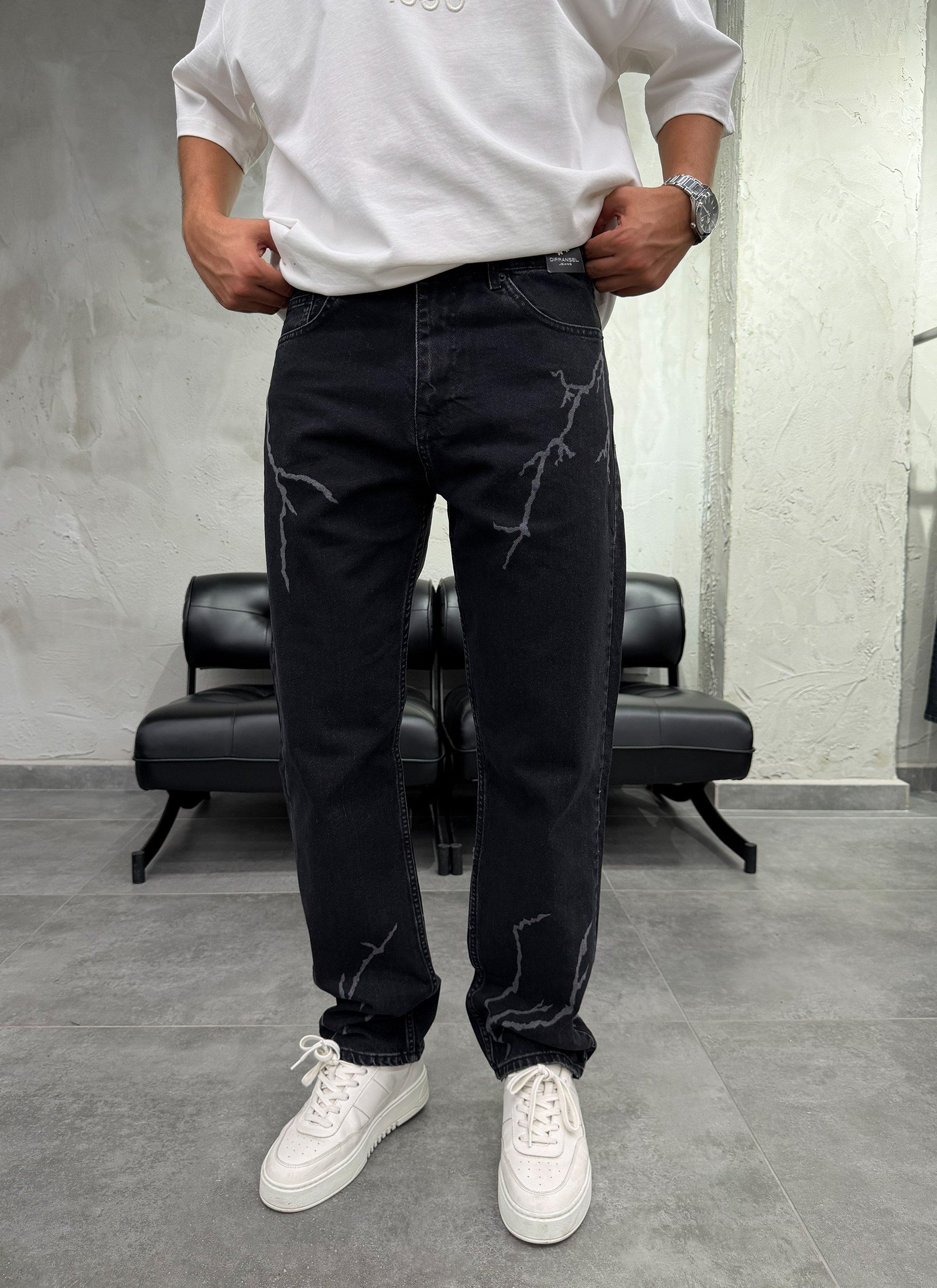 Yıldırım Desenli Siyah Baggy Jean
