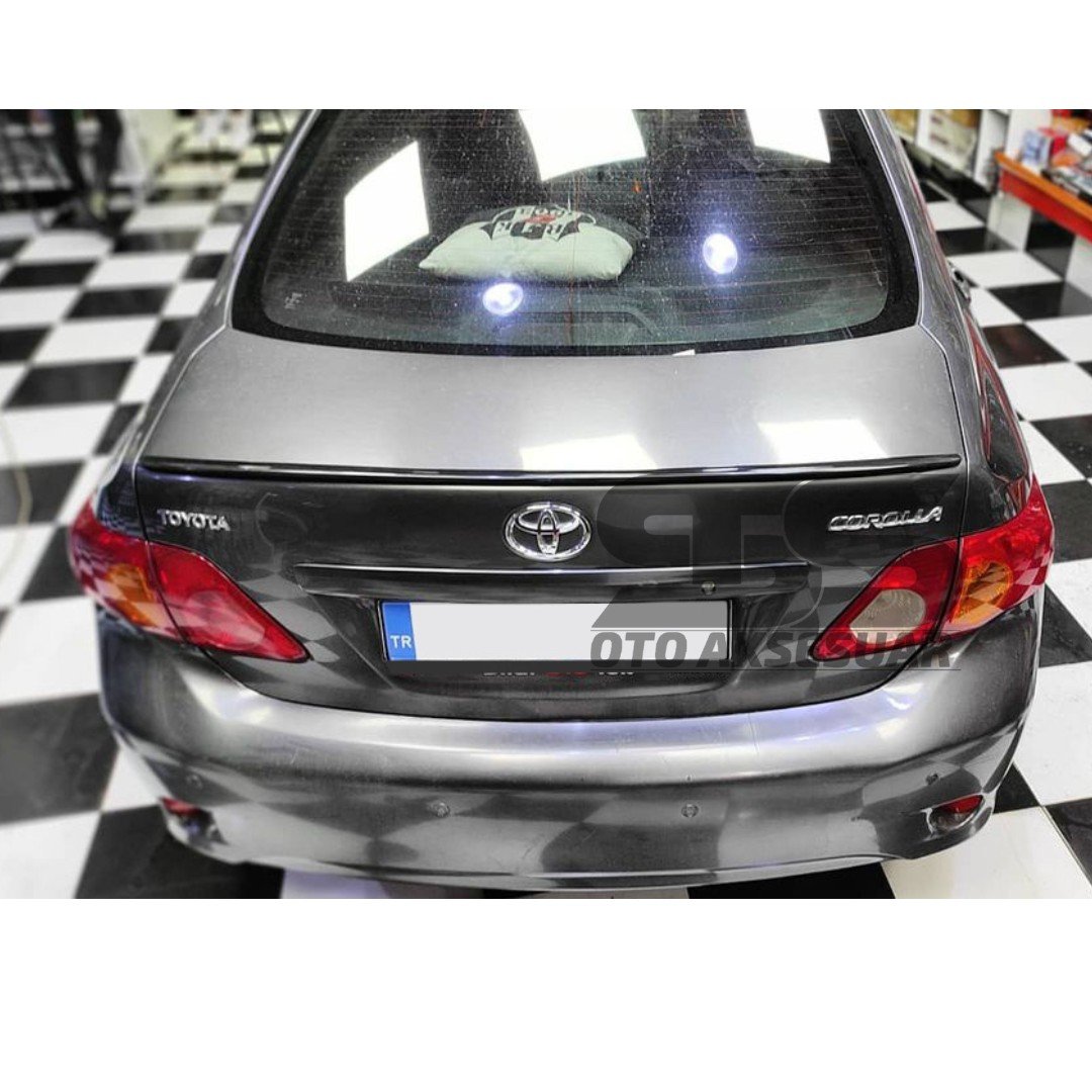  Toyota Corolla 2007 - 2011  Bagaj Üstü Slim Spoiler Parlak Siyah