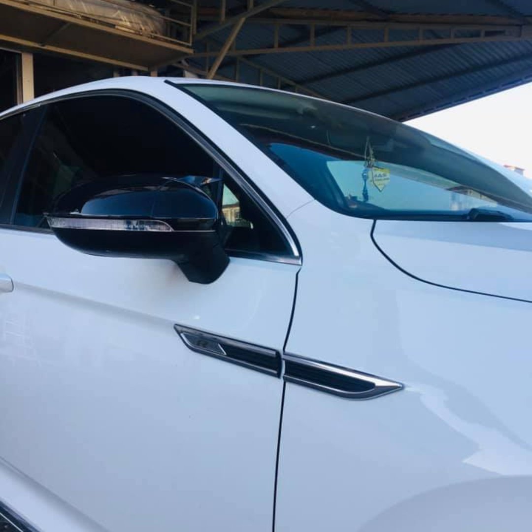  Volksvogen Passat B8 2015- 2023 arası tüm  modellere uygun Batman Yarasa Ayna Kapağı Piano Black Abs Plastik