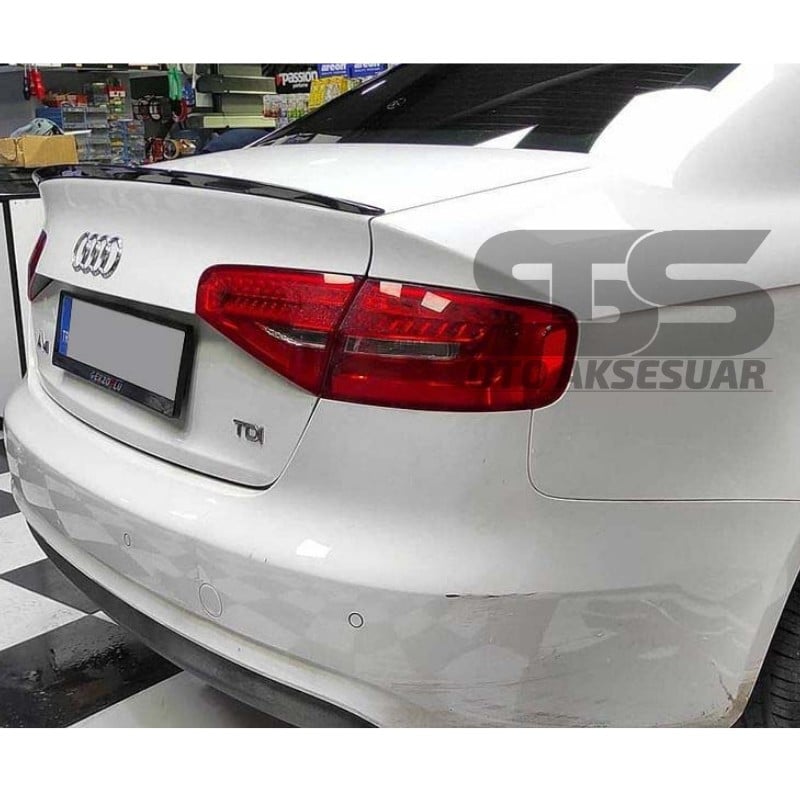 Audi A4 Bagaj Üstü Black Piano Spoiler Bagaj Çıtası