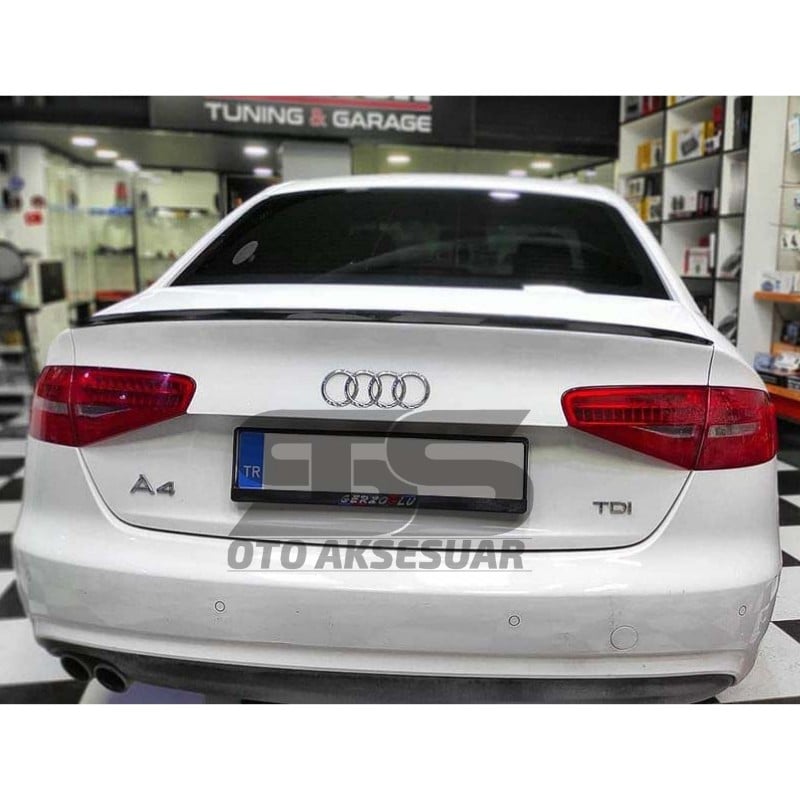 Audi A4 Bagaj Üstü Black Piano Spoiler Bagaj Çıtası