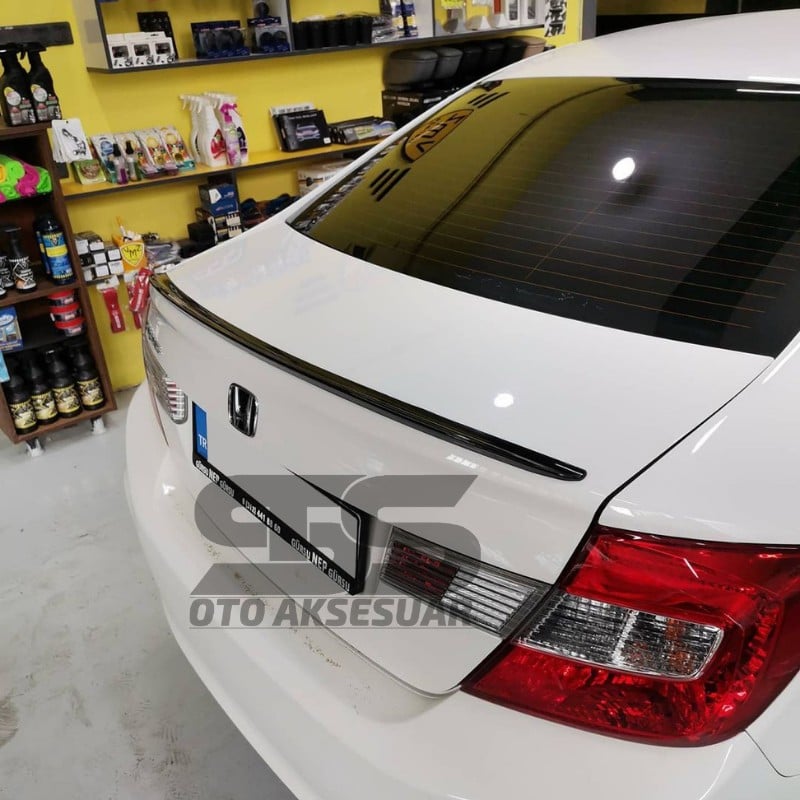Honda Civic FB7 Bagaj Üstü Slim Spoiler Piano Black Parlak Siyah