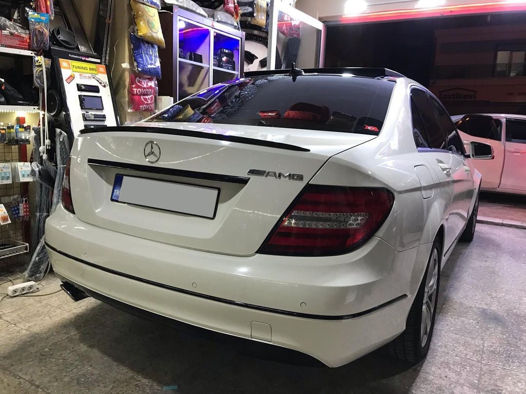 Mercedes C180 Bagaj Üstü Slim Spoiler Piano Black Parlak Siyah
