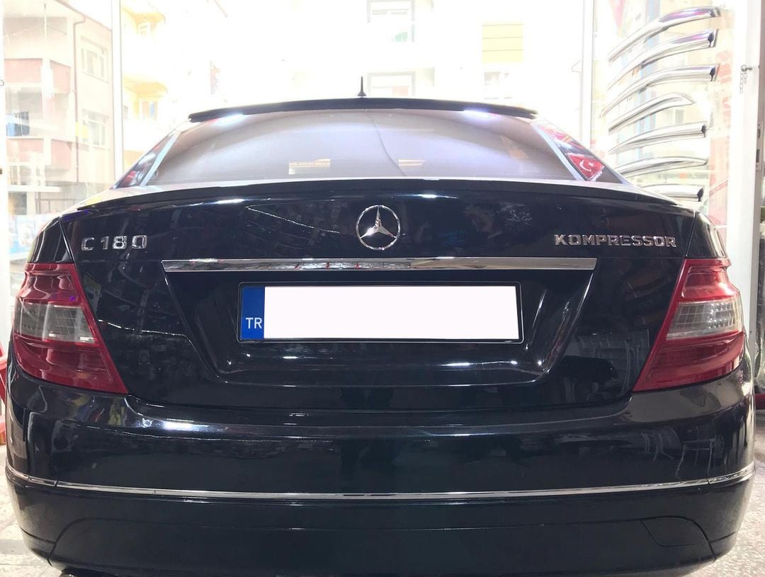 Mercedes C180 Bagaj Üstü Slim Spoiler Piano Black Parlak Siyah