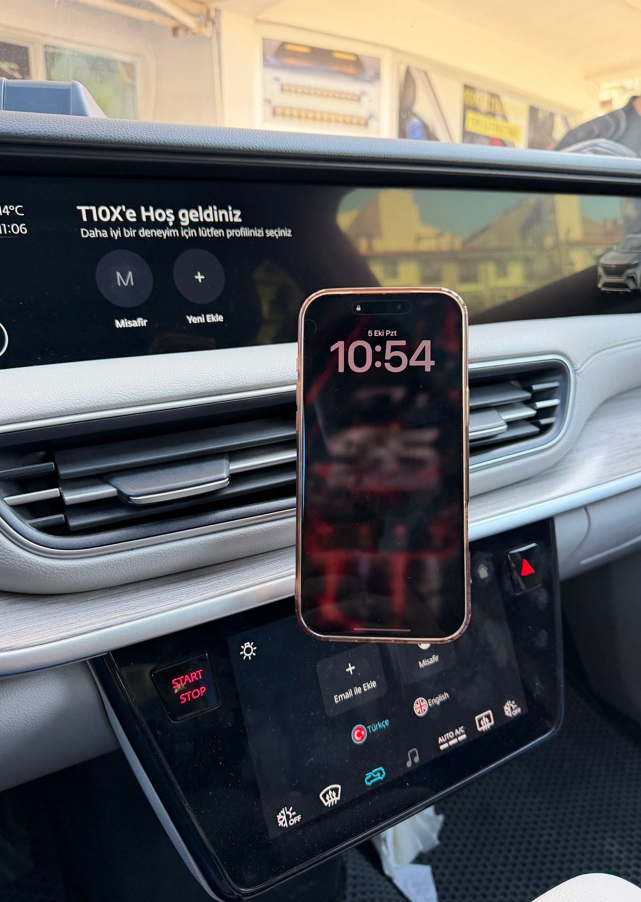 Togg T10X 2023-2024 Araç Içi Premium Telefon Tutucu - Araba Telefon Tutacağı Havalandırma Için