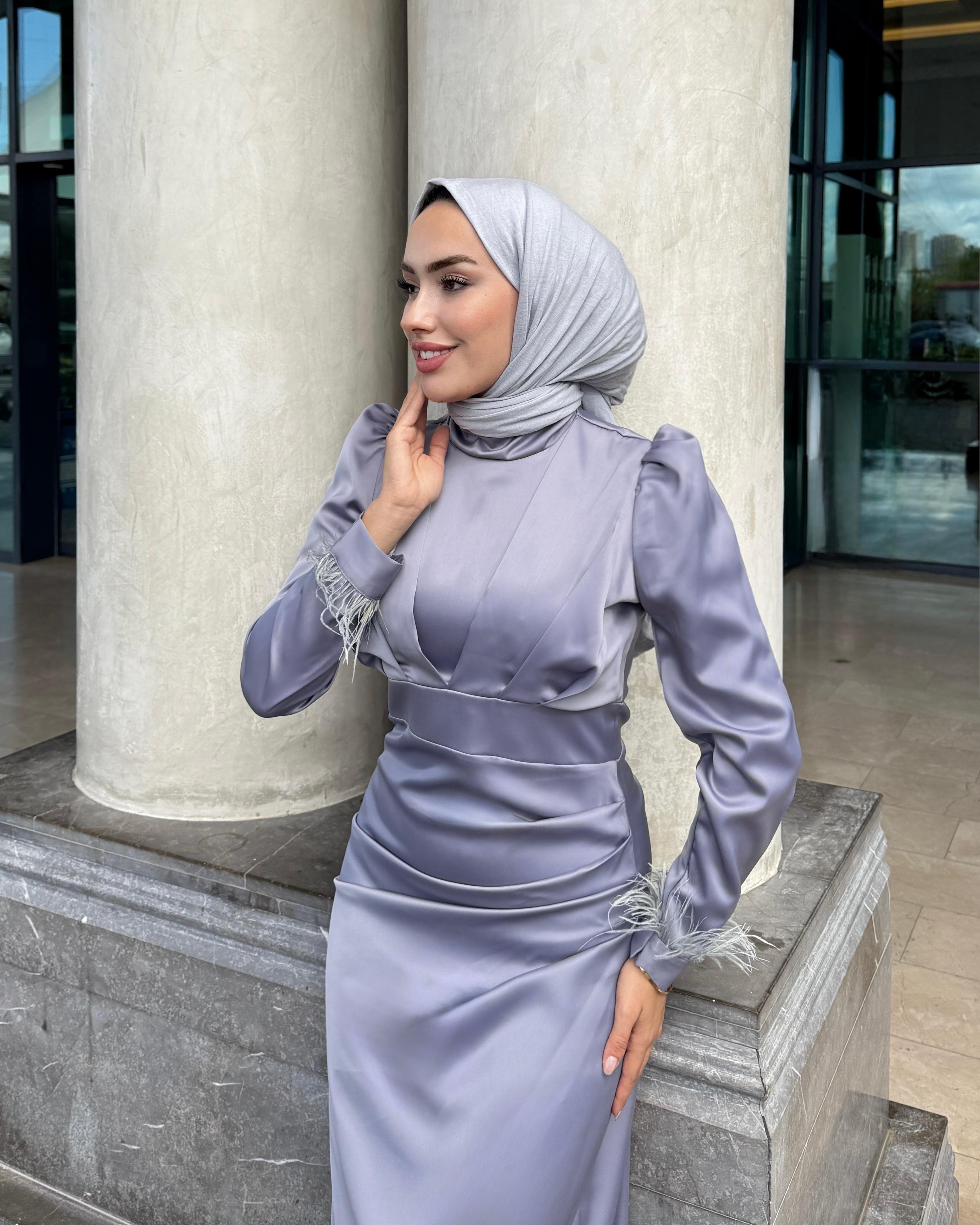 Kolları Püsküllü Saten Abiye - Gri