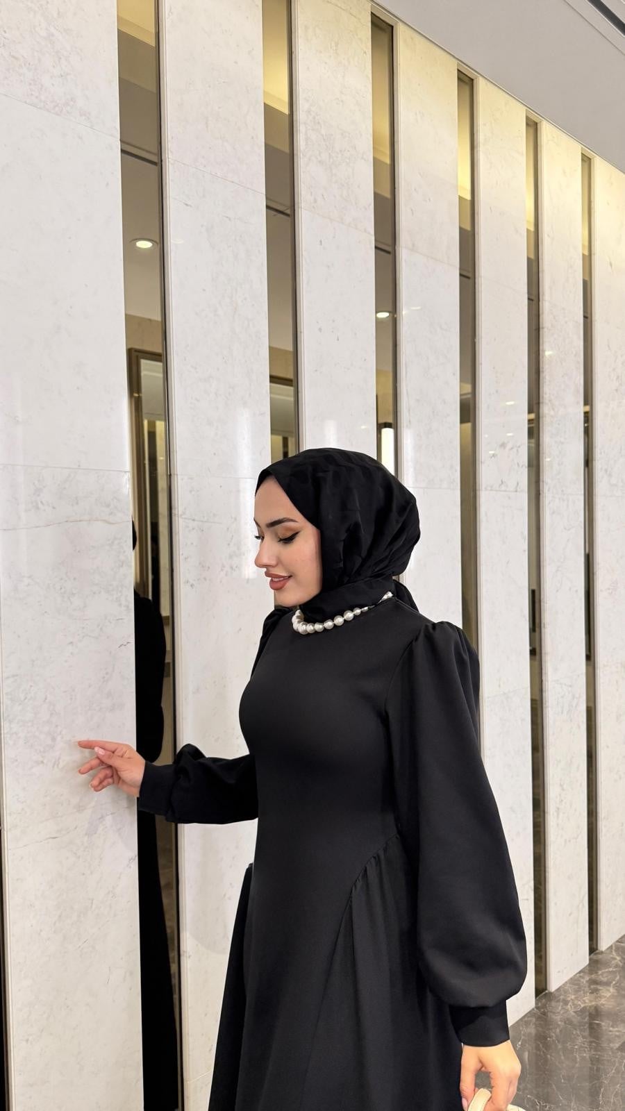 Linda Elbise - Siyah