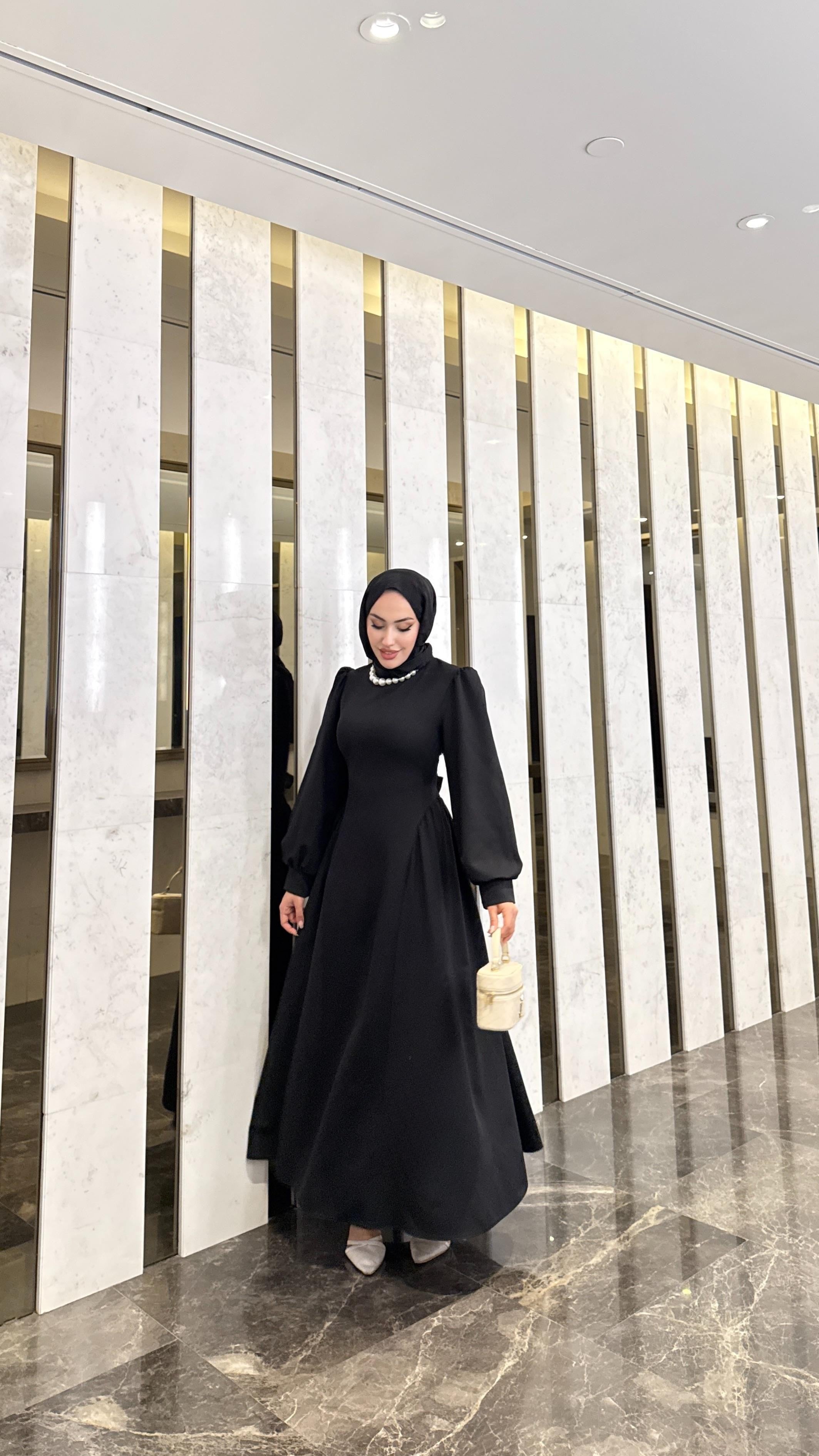Linda Elbise - Siyah