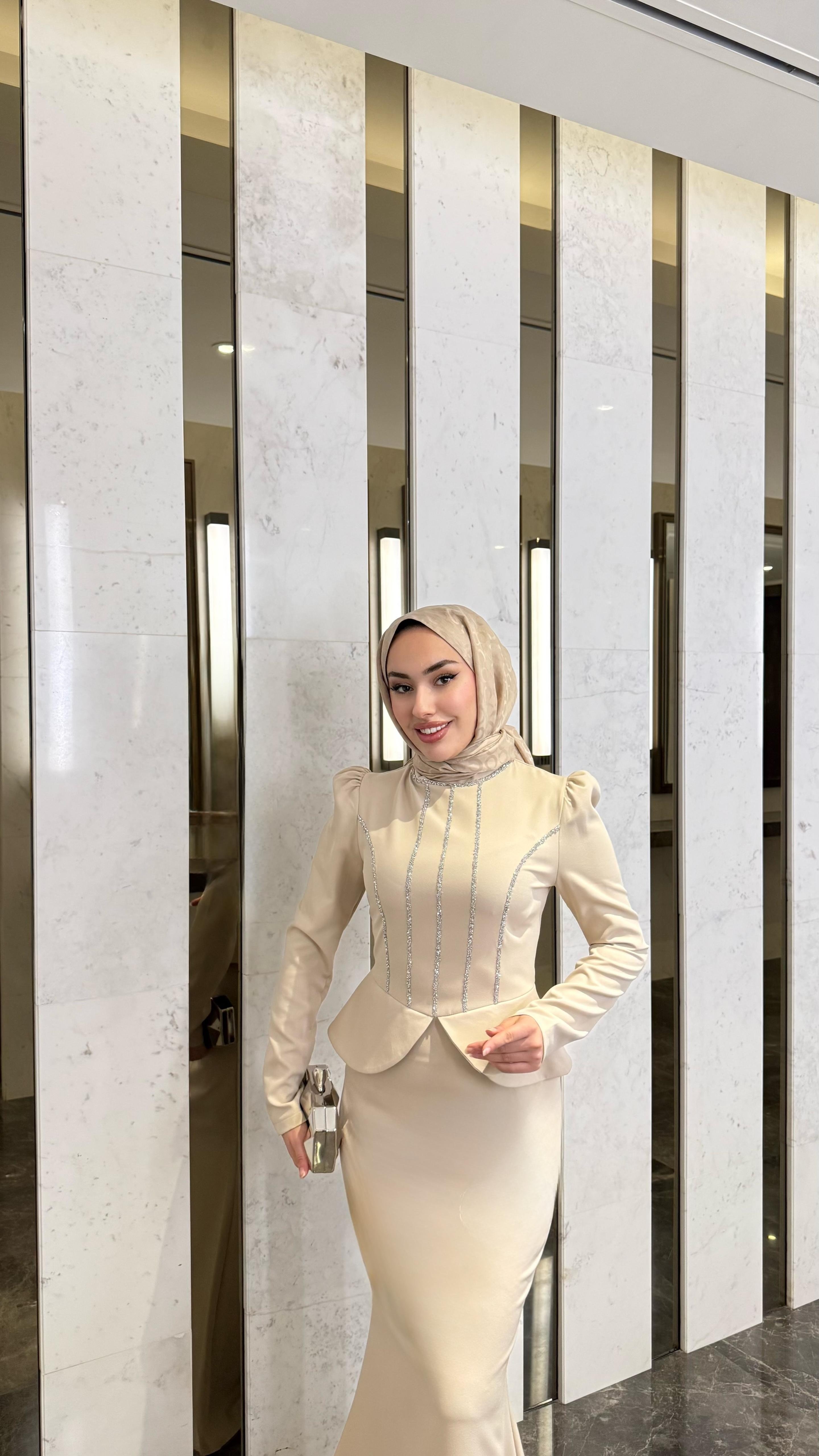 Mira Abiye - Ekru