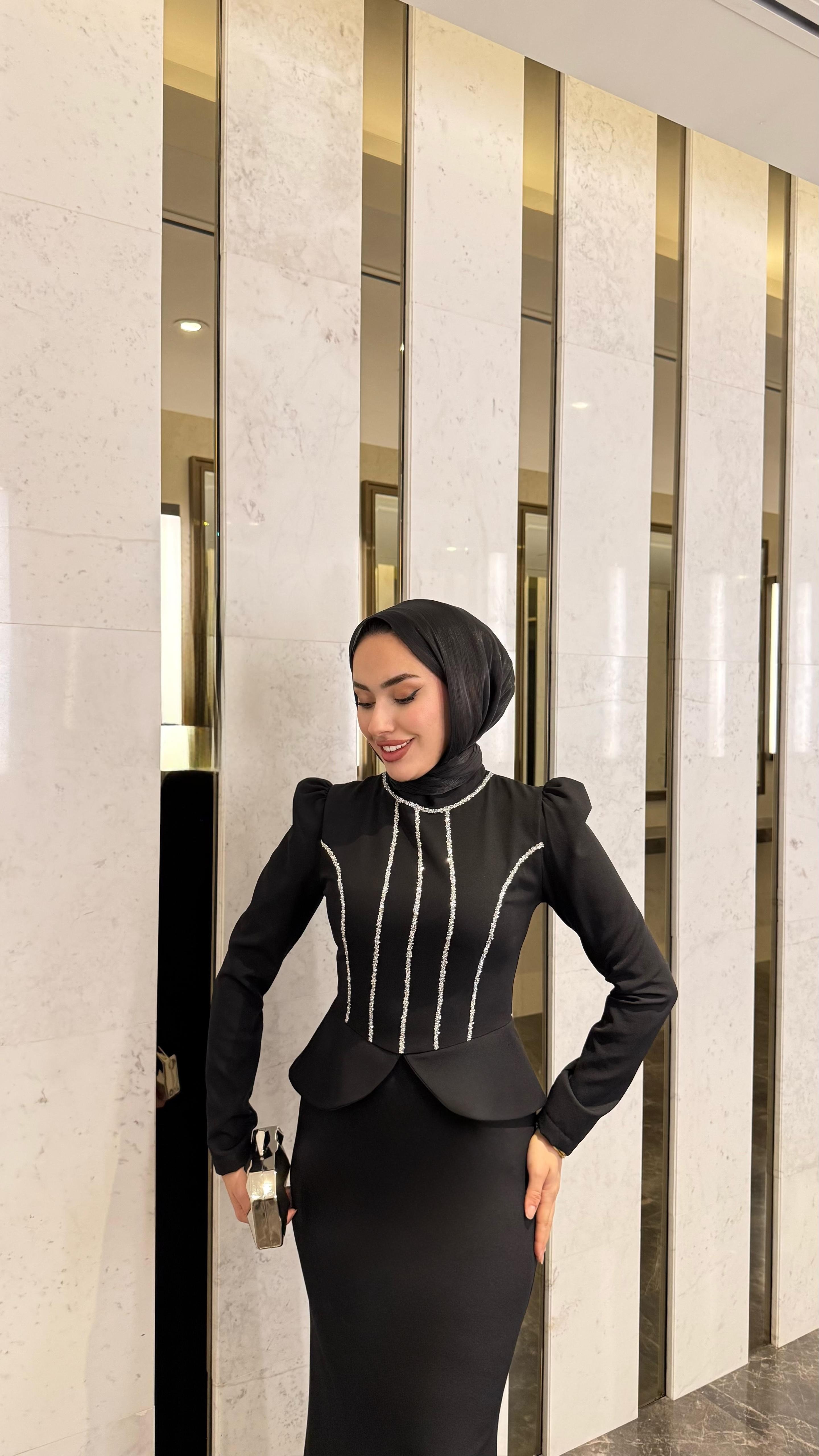 Mira Abiye - Siyah