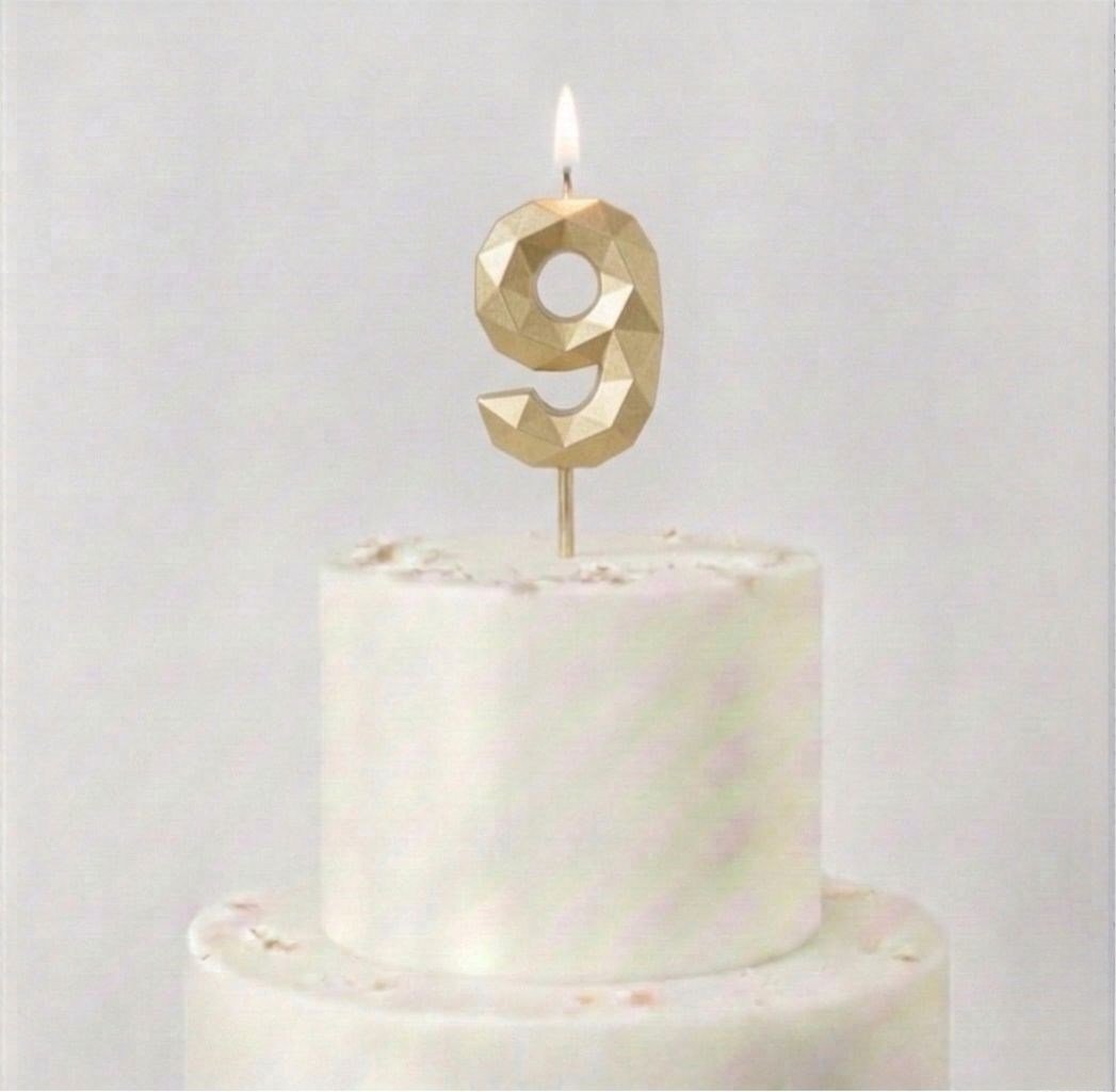 3d 9 Yaş Gold Rakam Mum