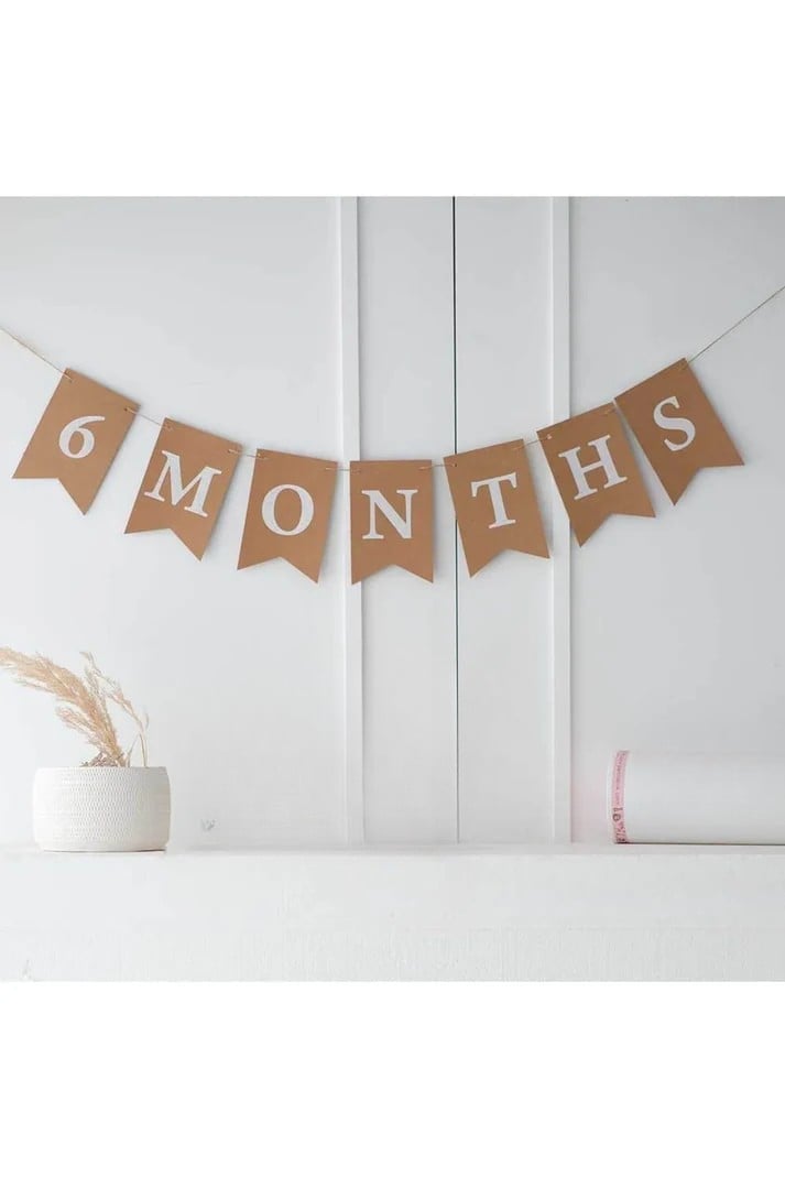 6 Months Yazılı Kraft Banner