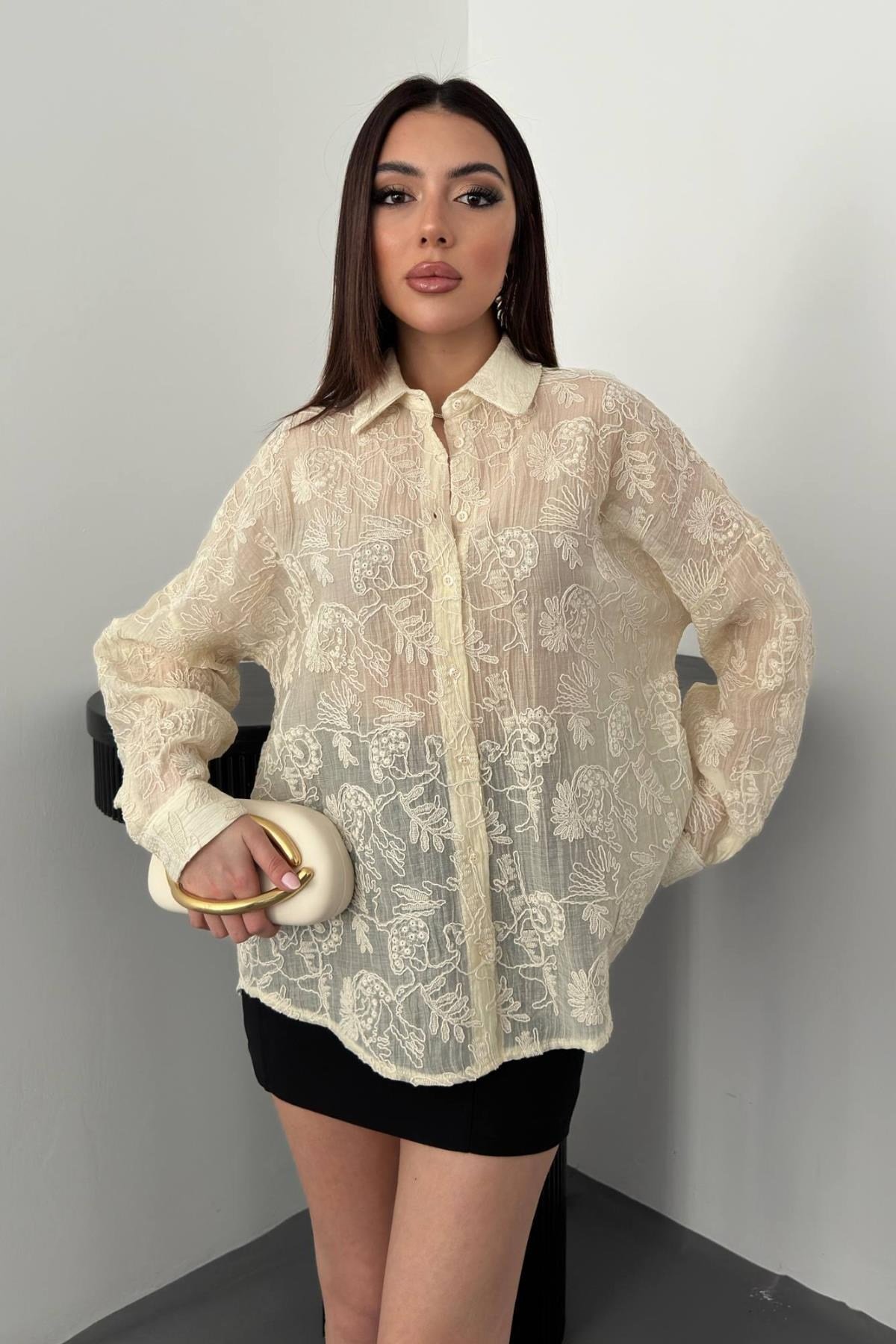 Bej Nakışlı Oversize Gömlek