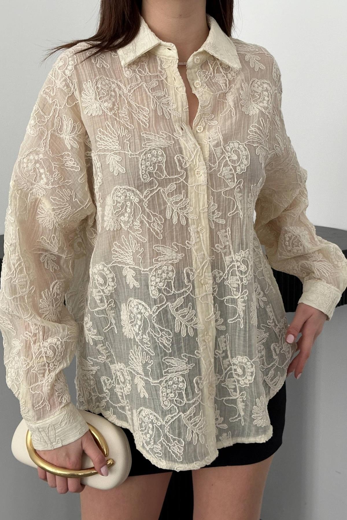 Bej Nakışlı Oversize Gömlek