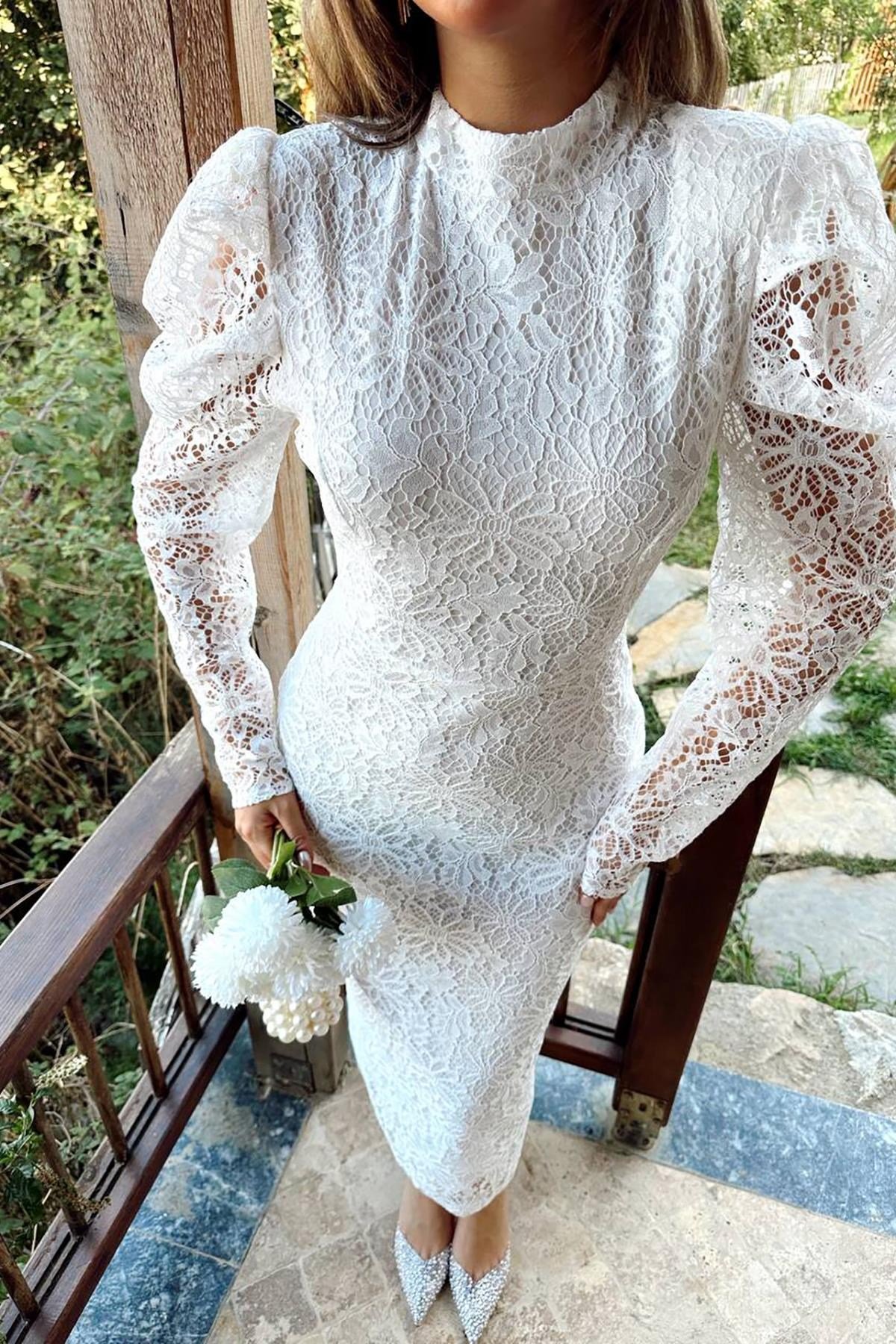 Beyaz Dantelli Kolları Kabarık Elbise