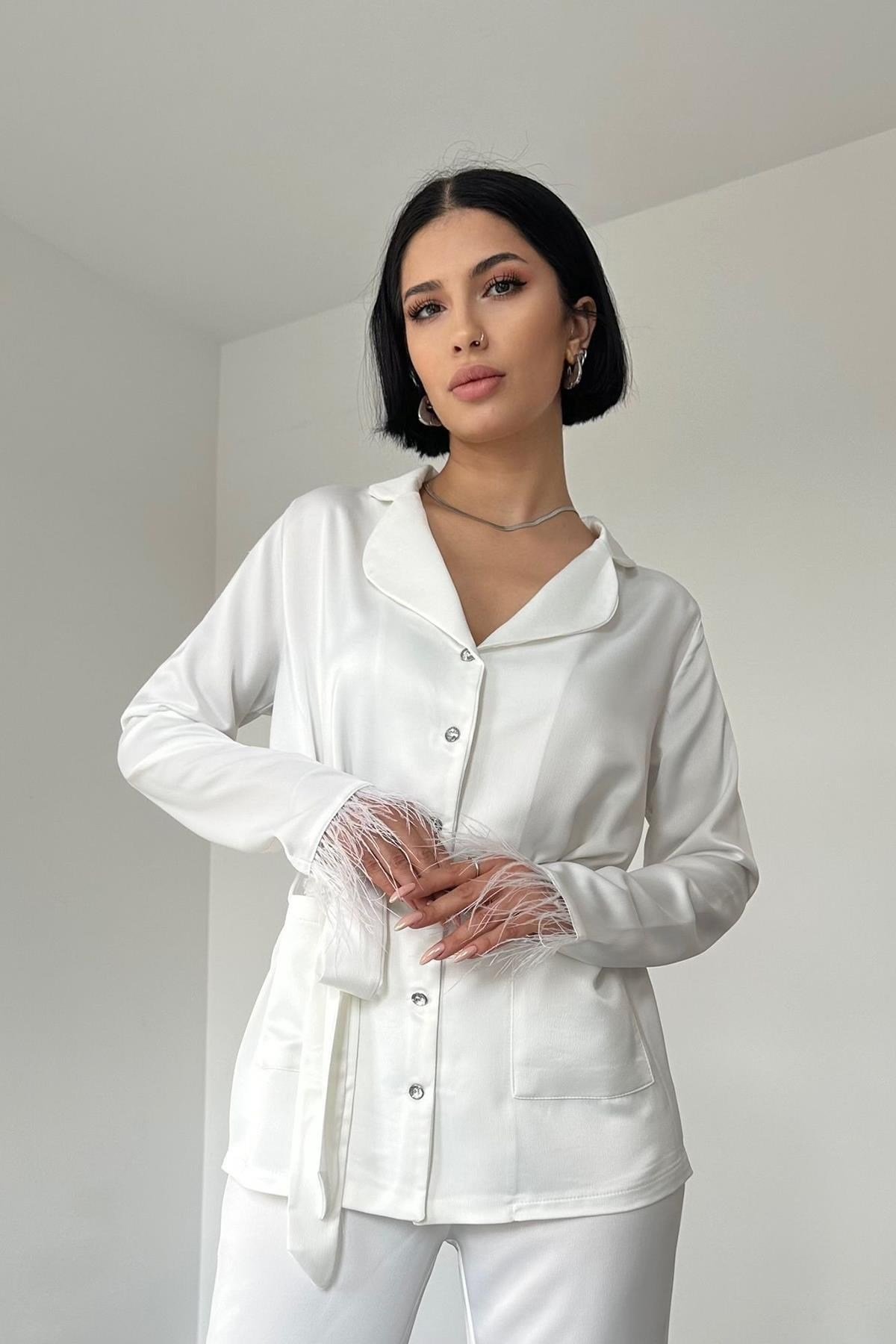Beyaz Püsküllü Saten İkili Takım