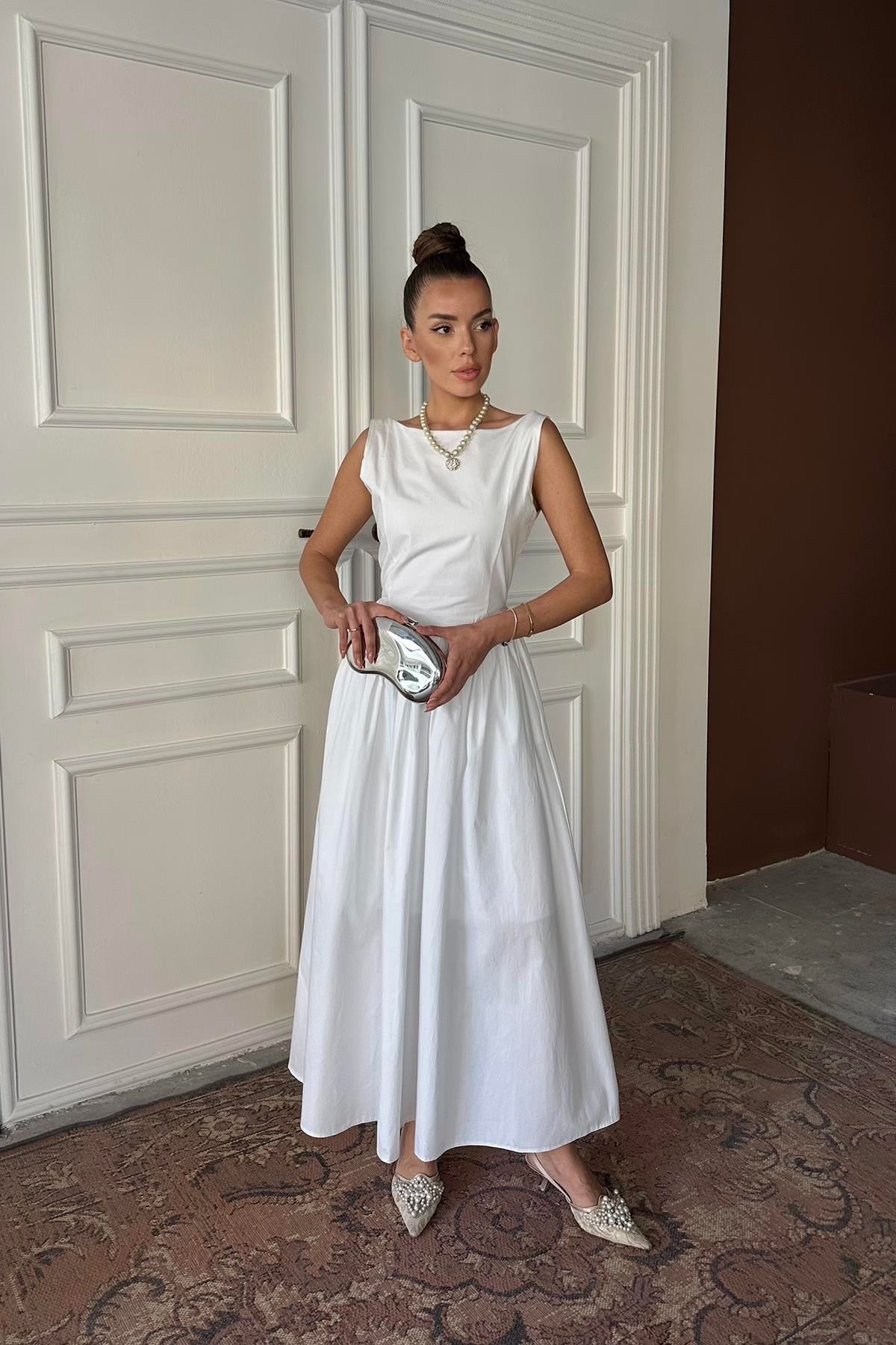 Beyaz Uzun Büzgülü Elbise