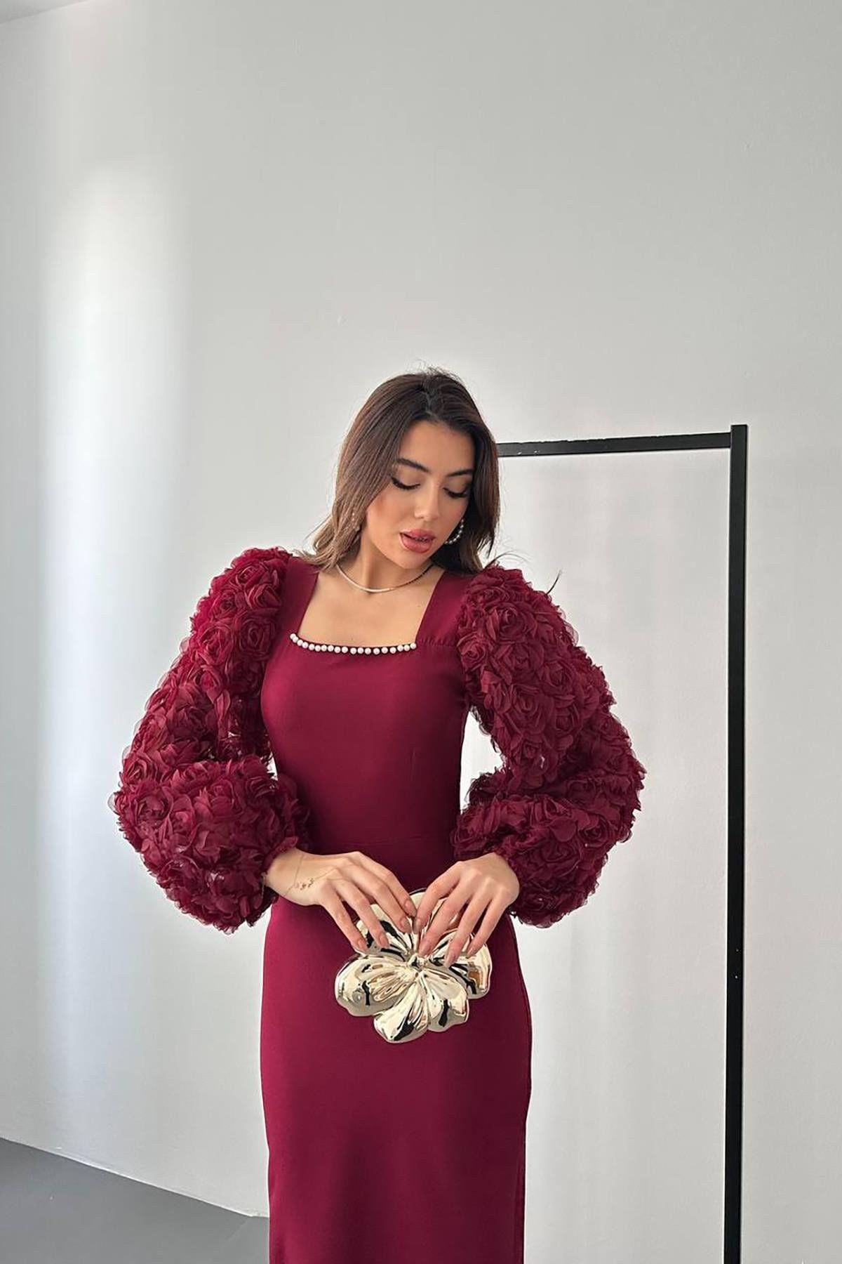Bordo Kolları Çiçekli Atlas Elbise