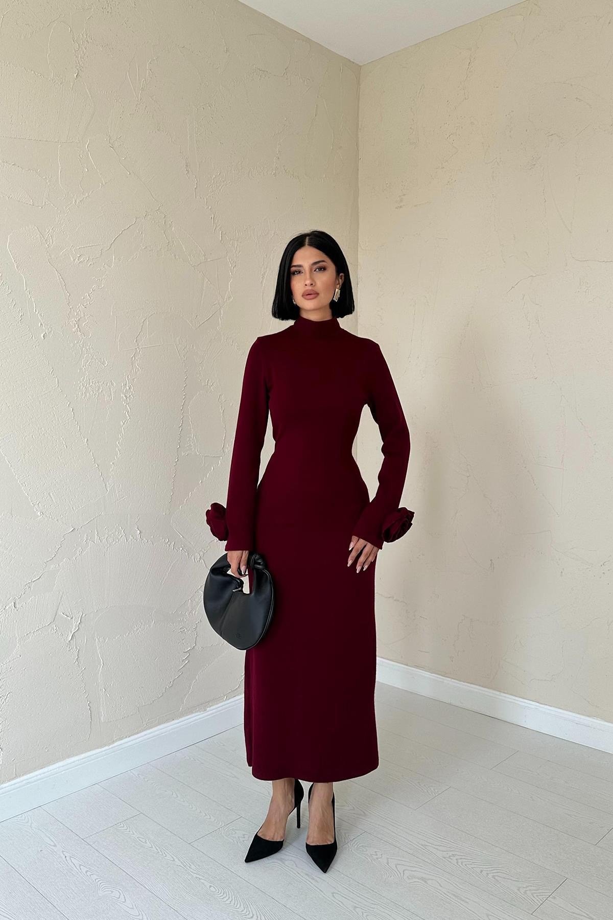 Bordo Kolları Güllü Triko Elbise