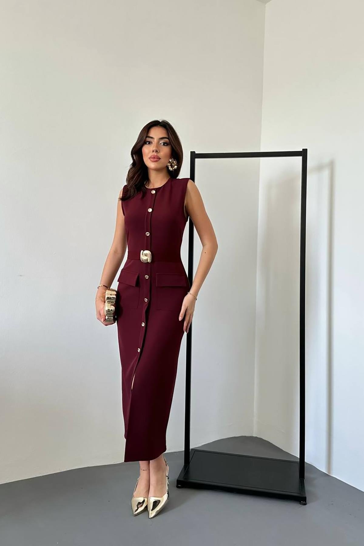 Bordo Önden Lastik Tokalı Elbise
