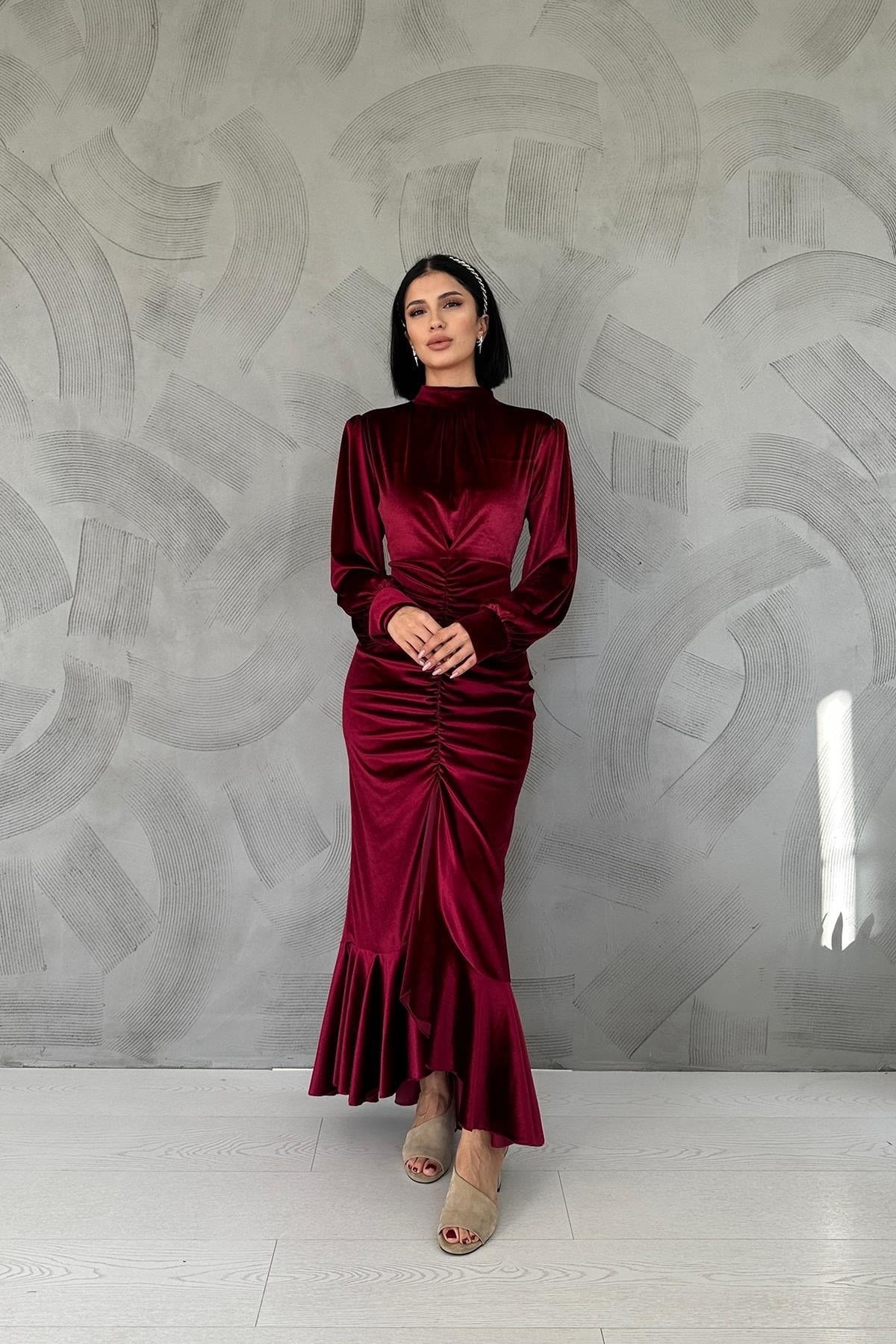 Bordo Önü Büzgülü Dik Yaka Elbise