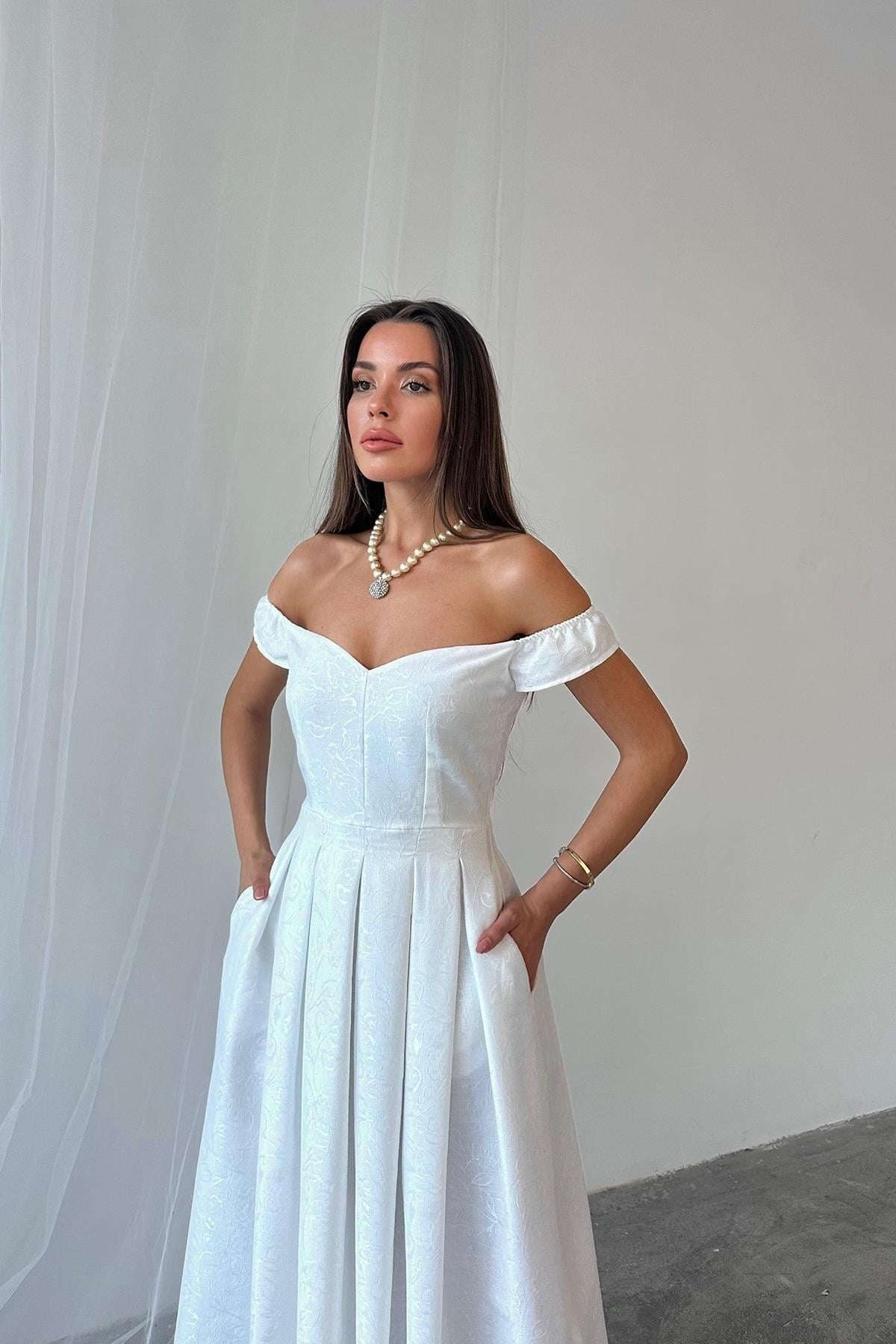 Ekru Jakarlı Elbise