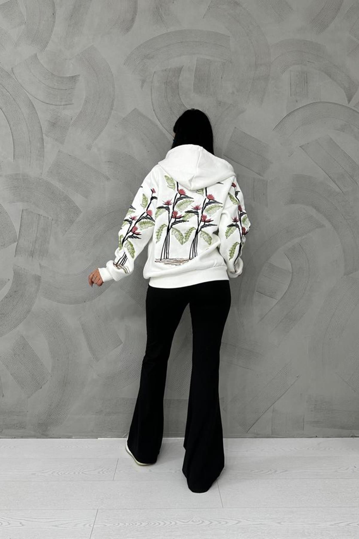 Ekru Nakışlı Sweatshirt