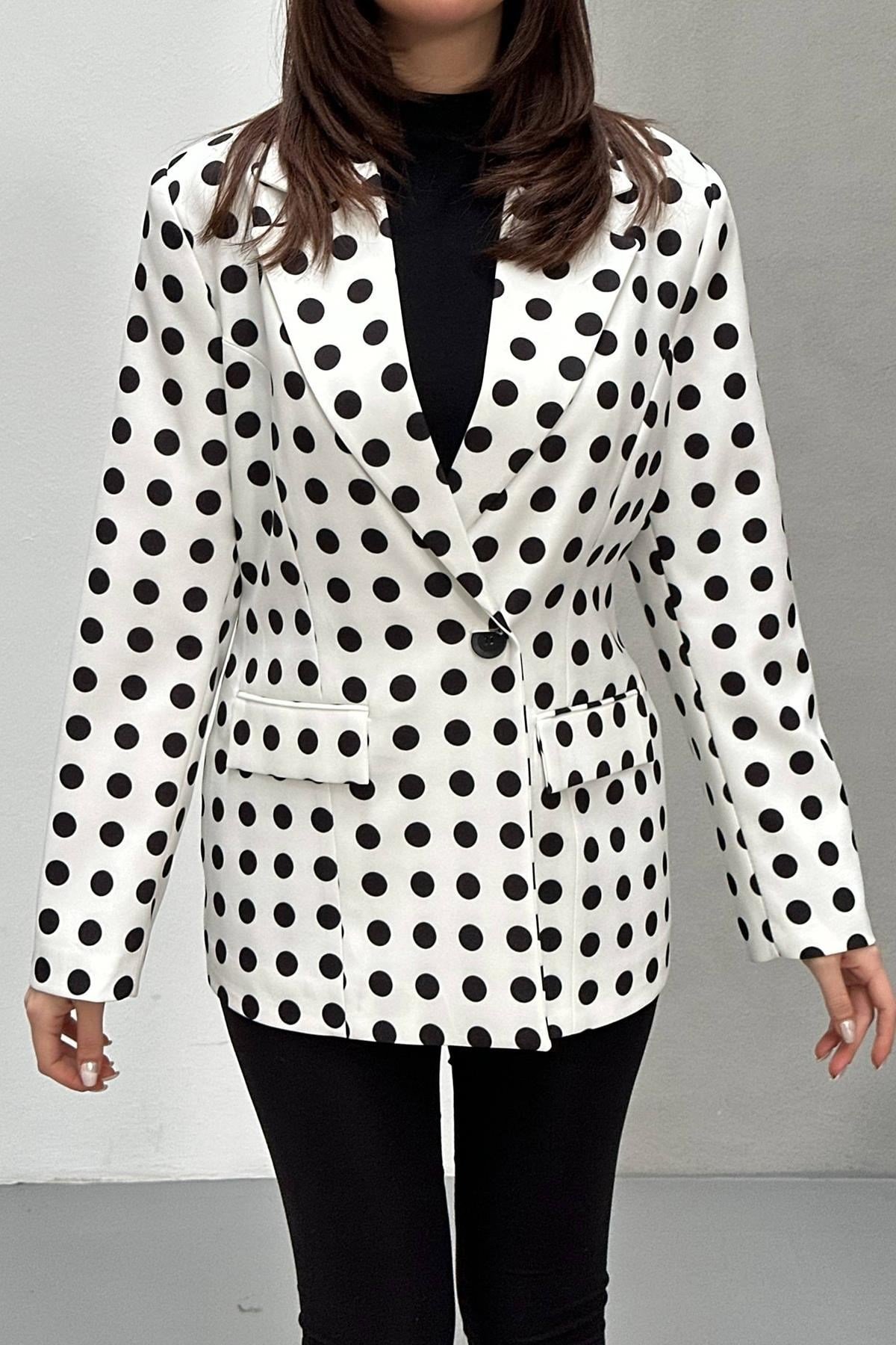 Ekru Puantiyeli Blazer Ceket