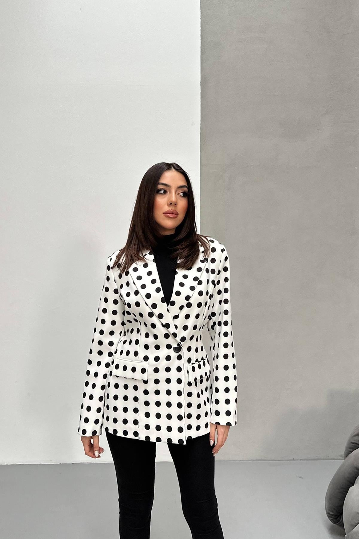 Ekru Puantiyeli Blazer Ceket