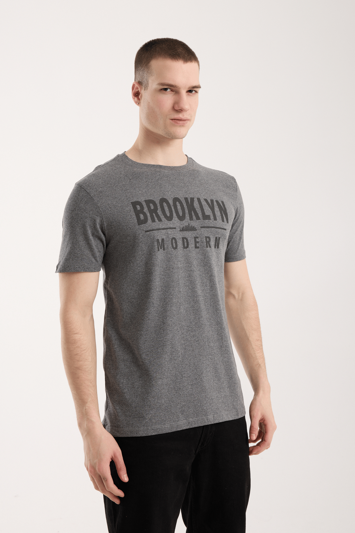 Erkek Rahat Kesim Yazı Detaylı T-Shirt