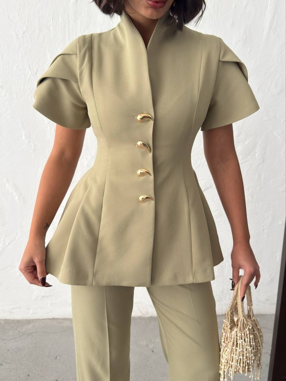 Gold Düğme Detaylı Peplum Kesim Şık Kadın Takım