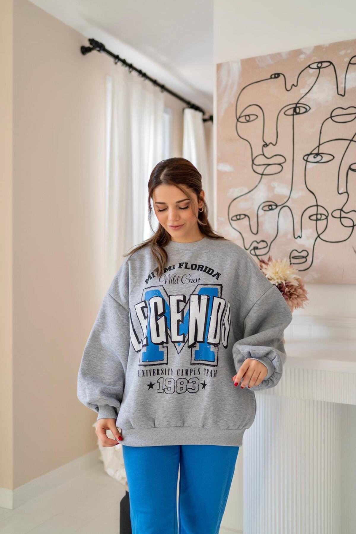 Gri Yazı Baskılı Sweatshirt
