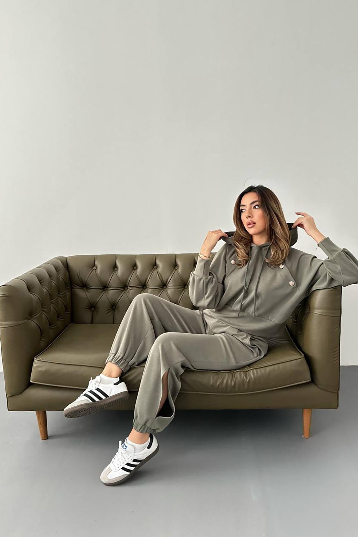 Haki Kapüşonlu Sweatshirt Ve Kargo Pantolon Takım