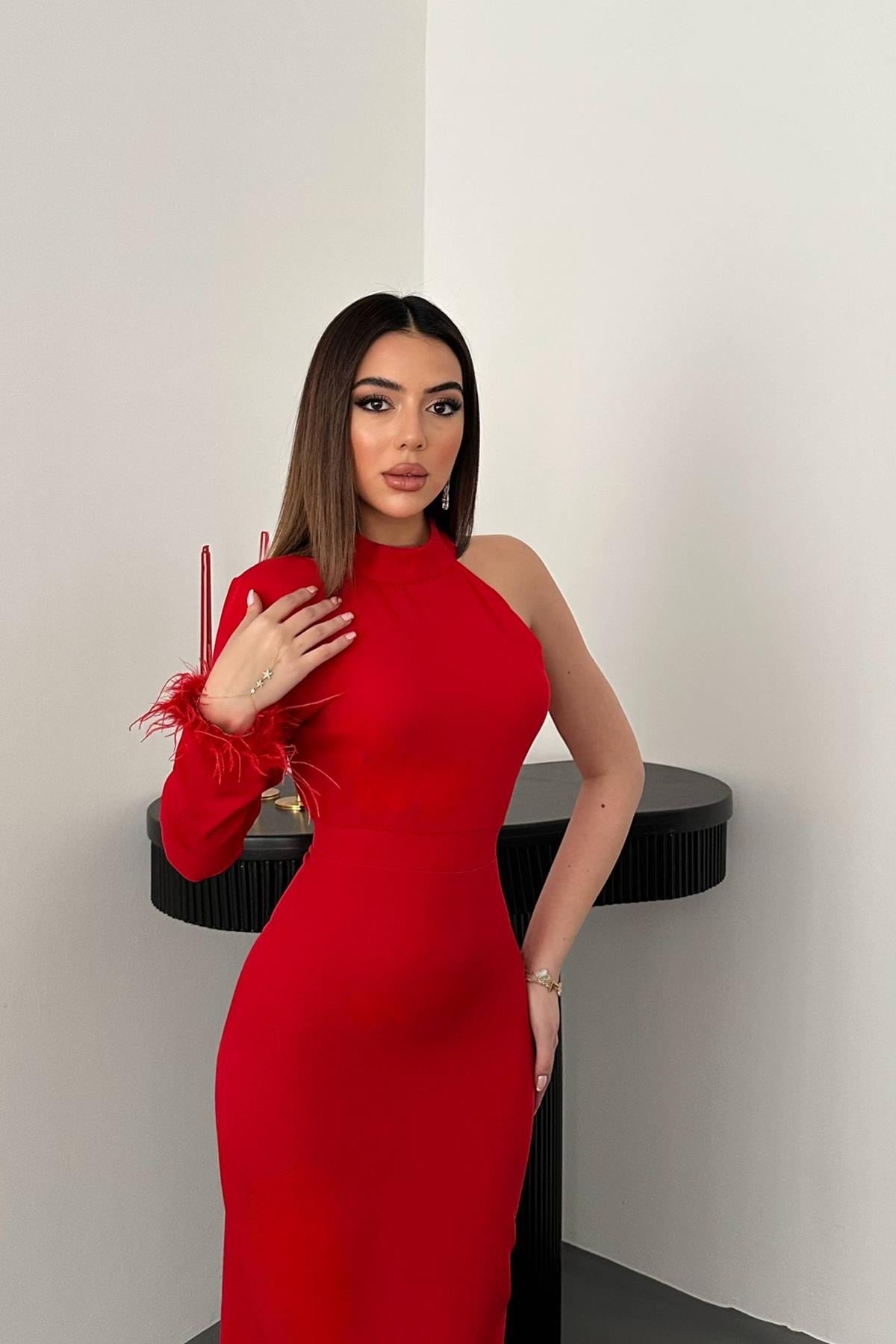 Kırmızı Eteği Tüllü Tek Kol Elbise