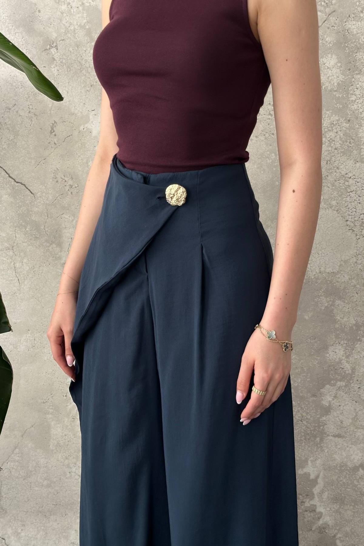 Lacivert Volan Detaylı Pantolon