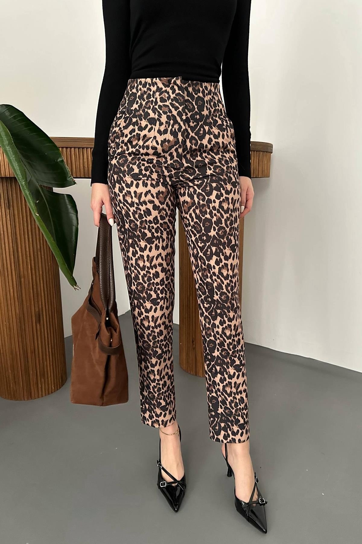 Leopar Desenli Kumaş Pantolon