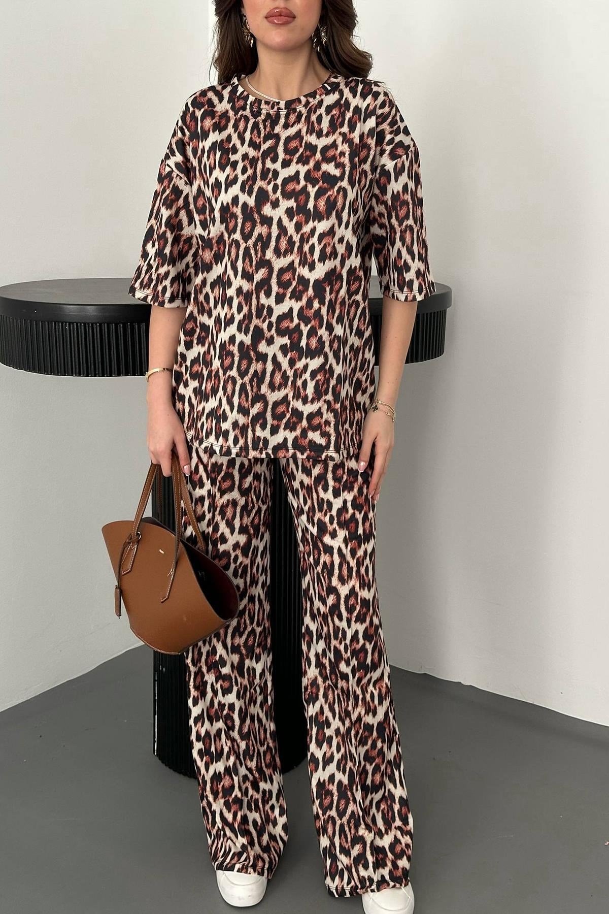 Leopar T-Shirt Ve Pantolon Takım