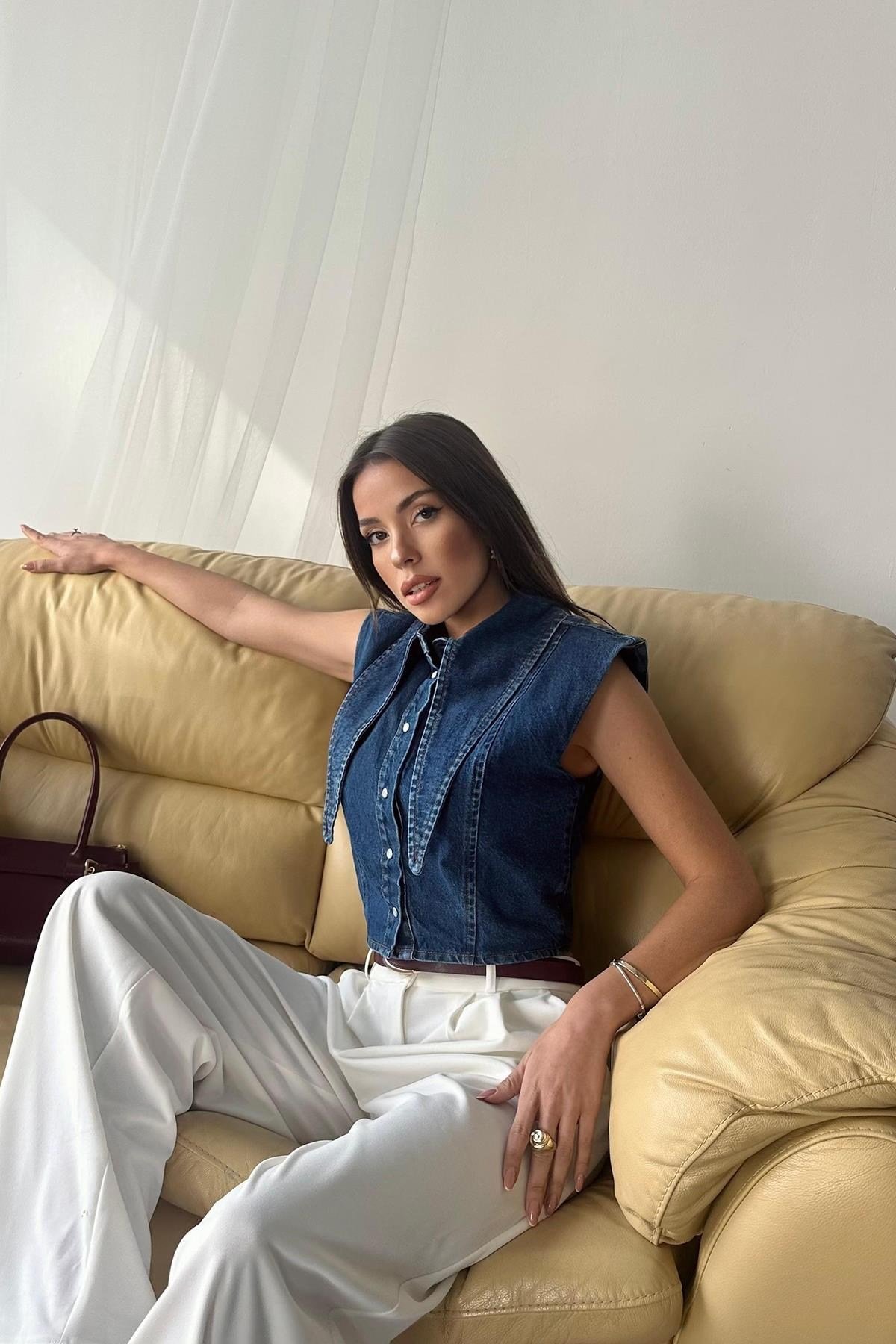 Mavi Yaka Detaylı Denim Crop